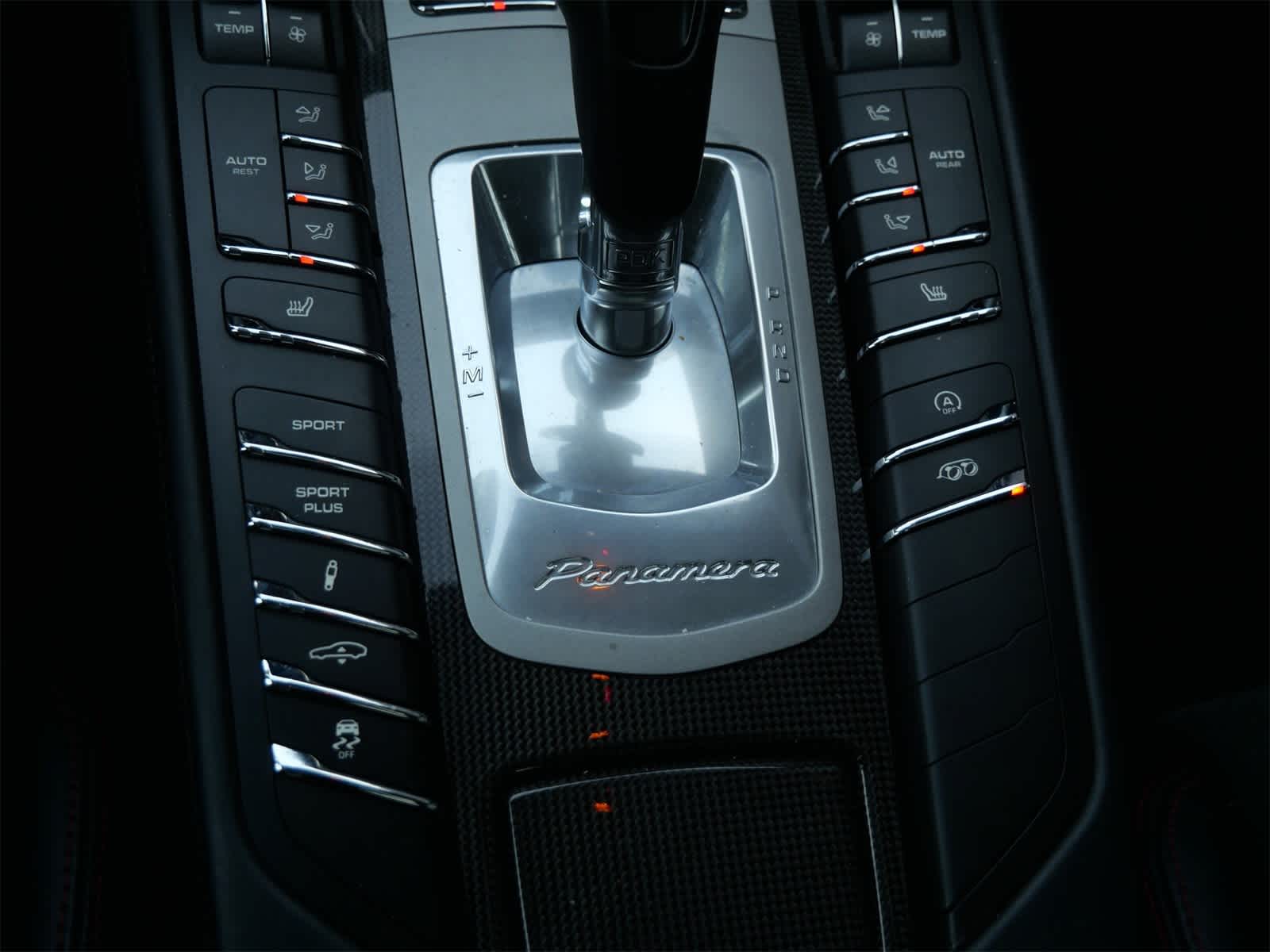 Thumbnail: 2016 Porsche Panamera - 21