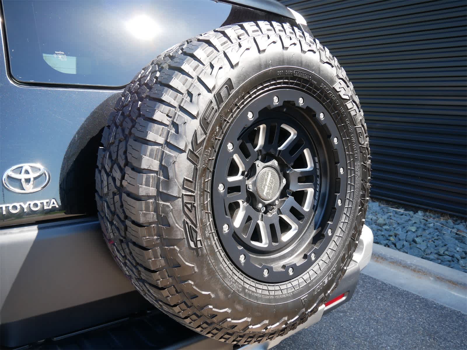 Thumbnail: 2007 Toyota FJ Cruiser - 24