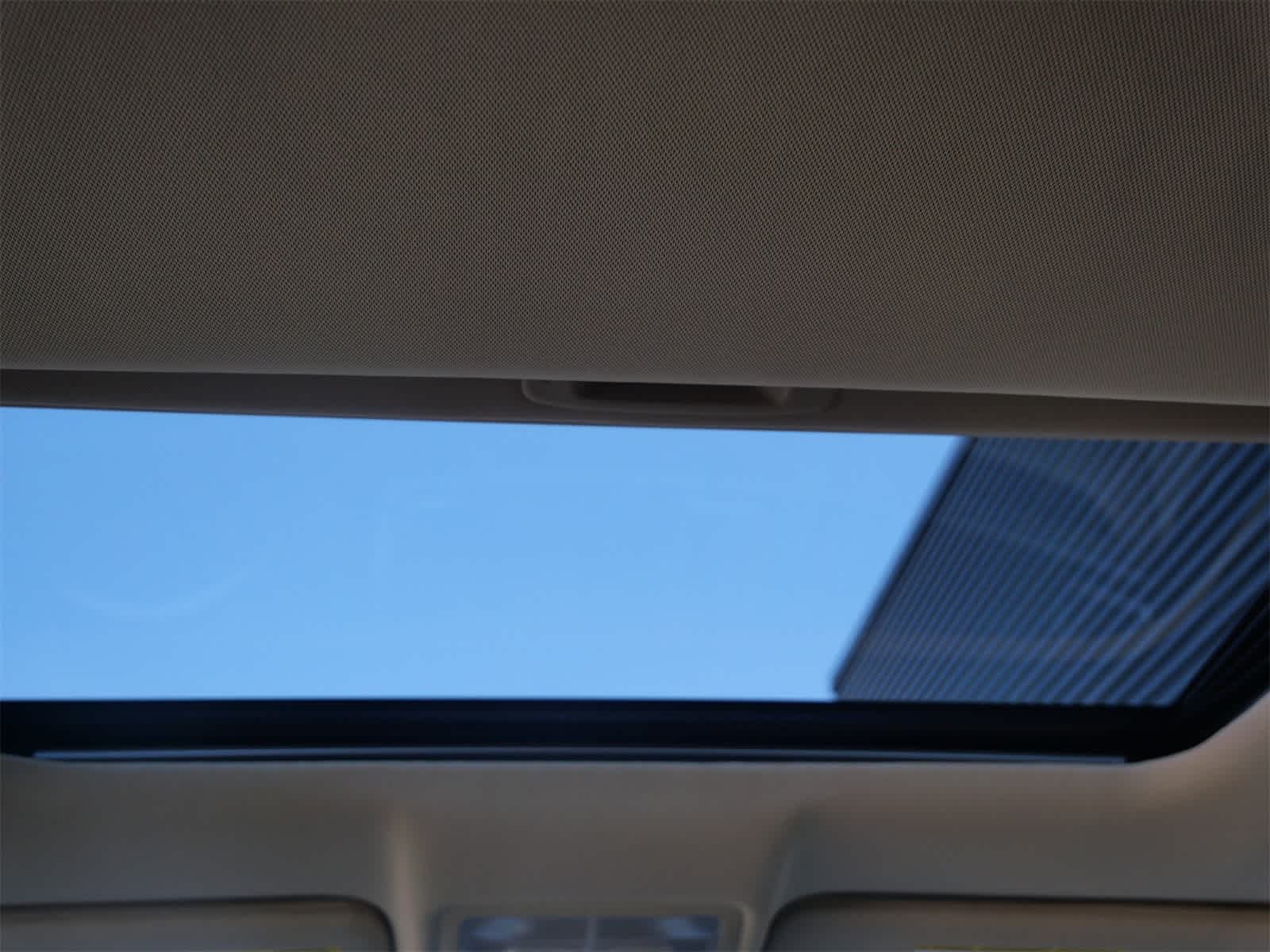 Thumbnail: 2017 Toyota Highlander - 14