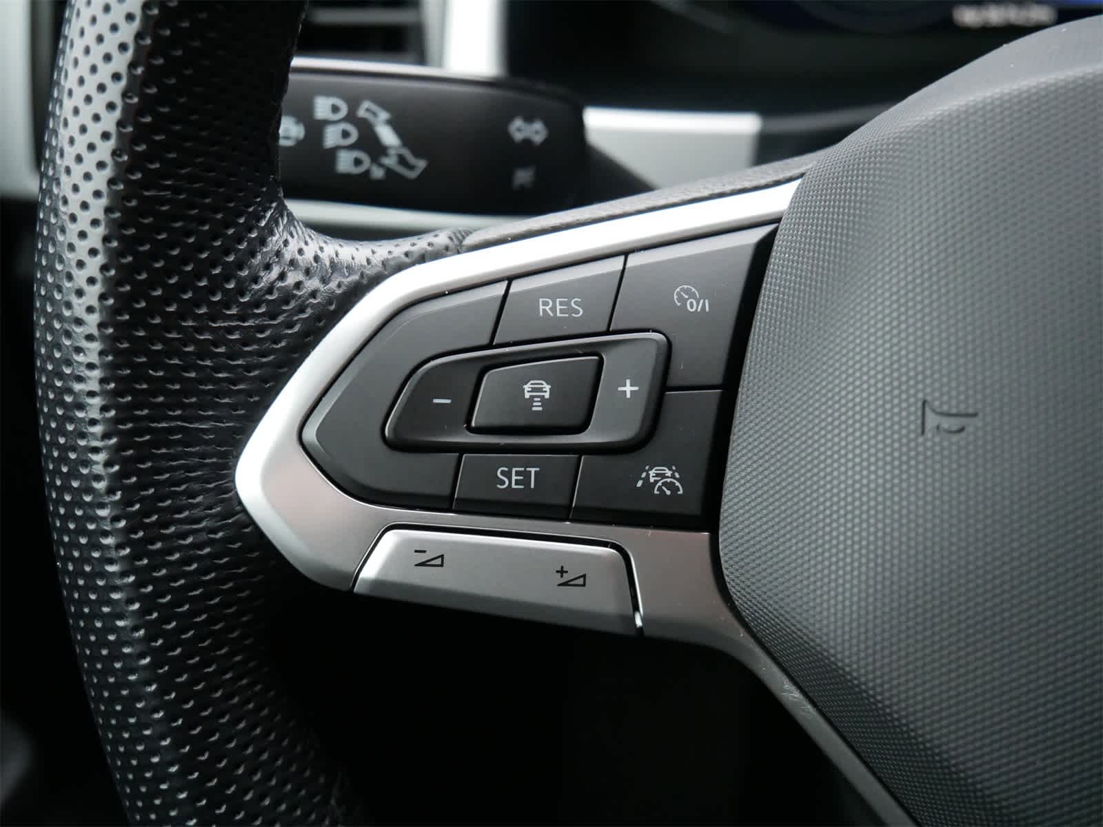 Thumbnail: 2022 Volkswagen Atlas - 17