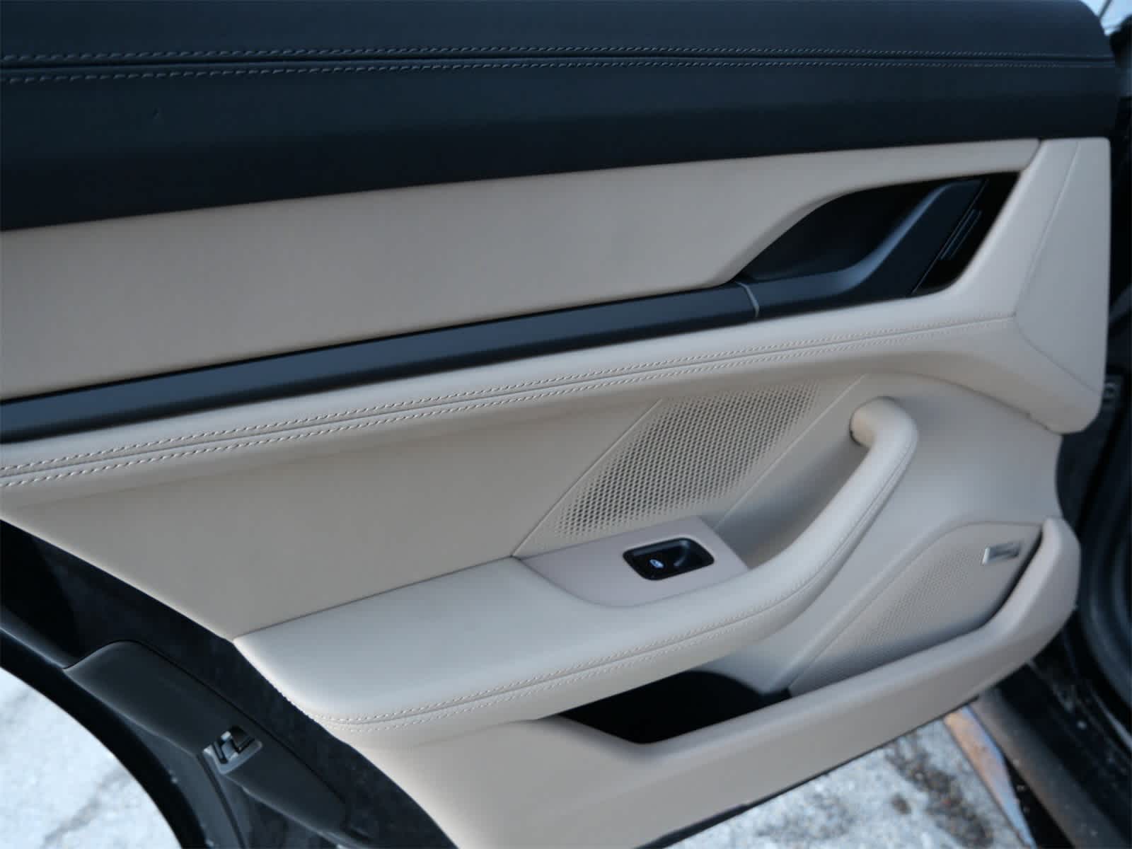 Thumbnail: 2020 Porsche Taycan - 12