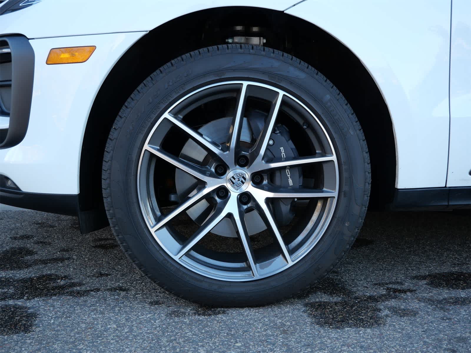 Thumbnail: 2025 Porsche Macan - 23