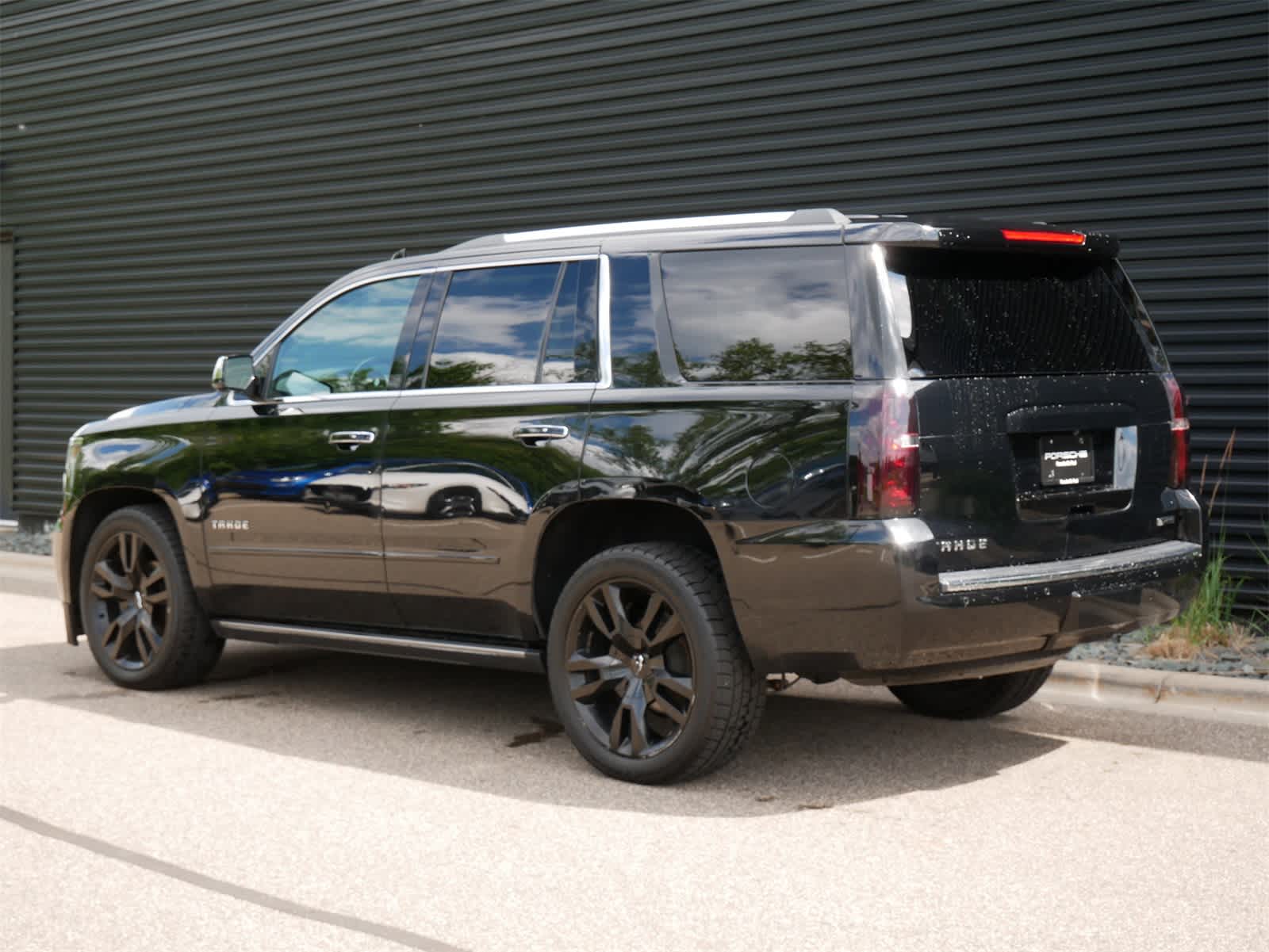 Thumbnail: 2017 Chevrolet Tahoe - 3