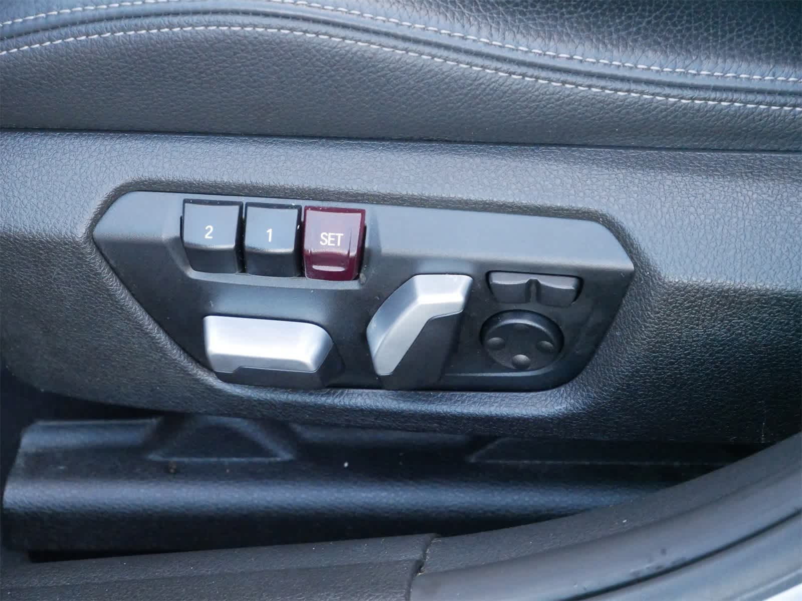 Thumbnail: 2018 BMW 3 Series - 10