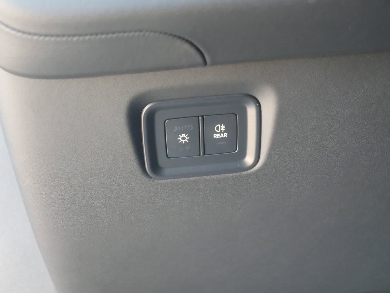 Thumbnail: 2026 Porsche Cayenne - 15