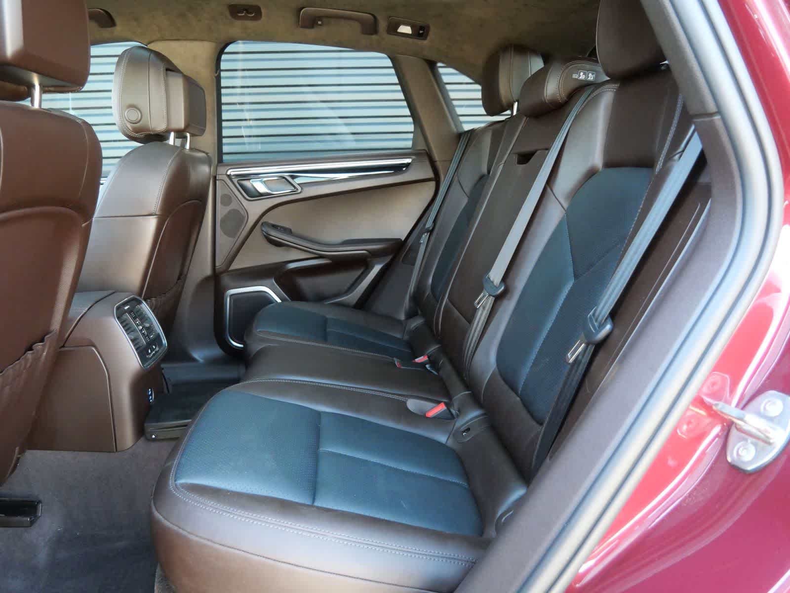 Thumbnail: 2021 Porsche Macan - 11