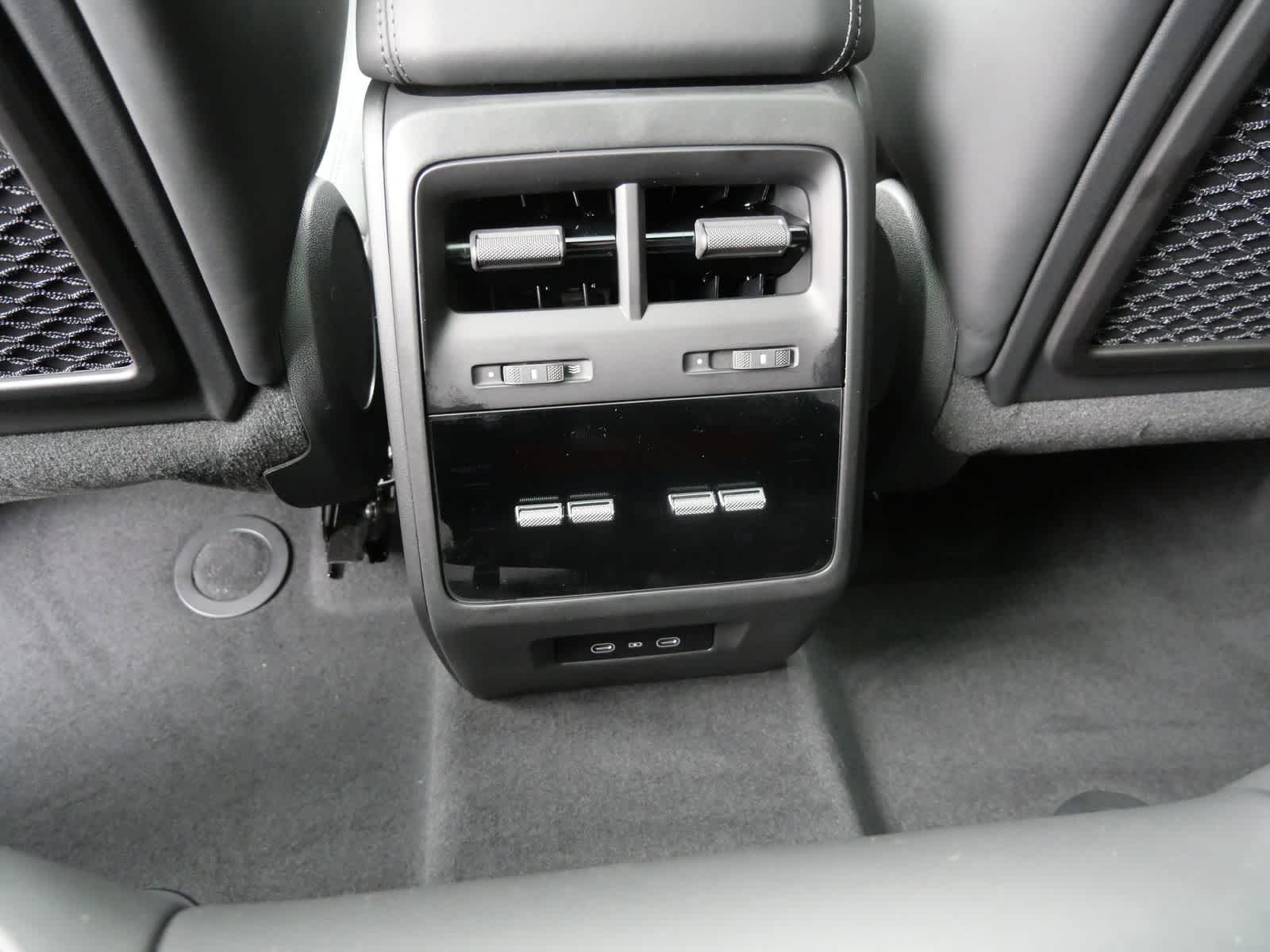 Thumbnail: 2026 Porsche Macan - 13