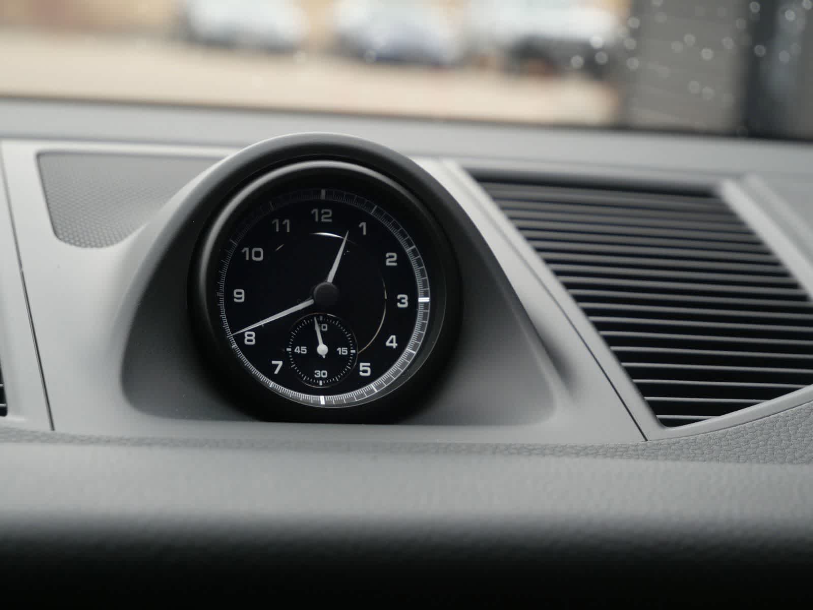 Thumbnail: 2026 Porsche Macan - 20