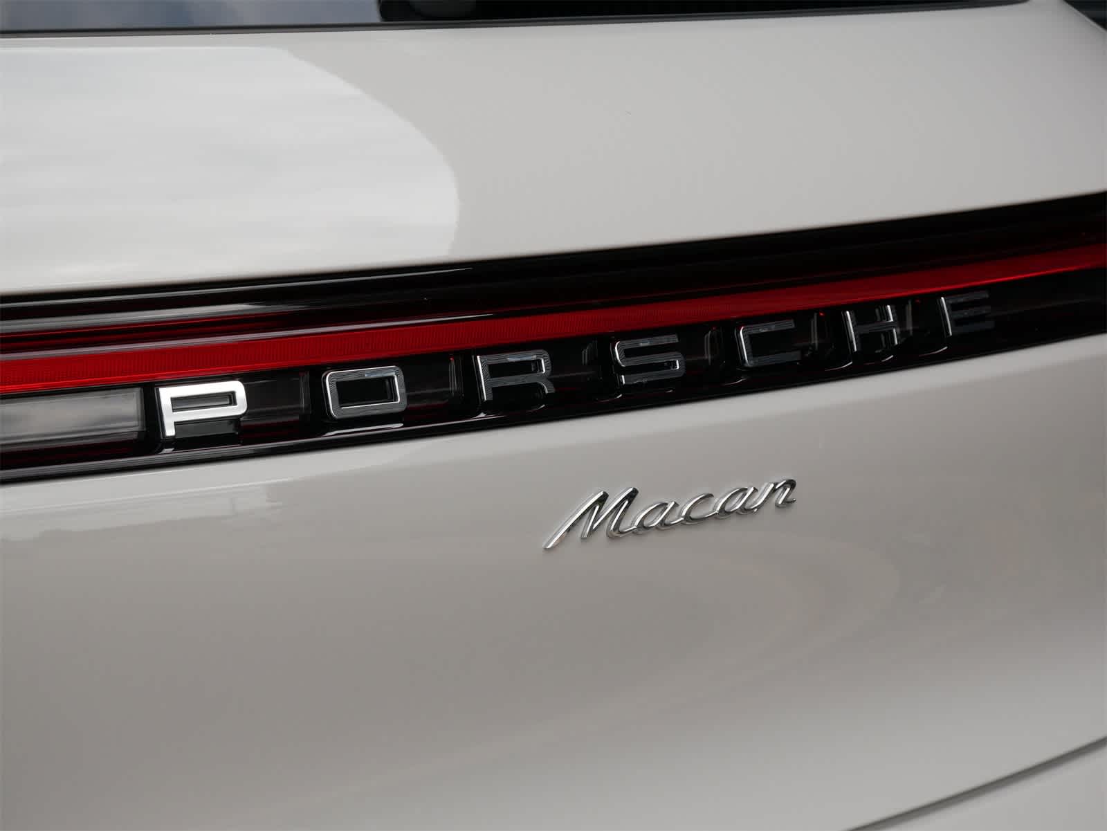 Thumbnail: 2025 Porsche Macan - 22