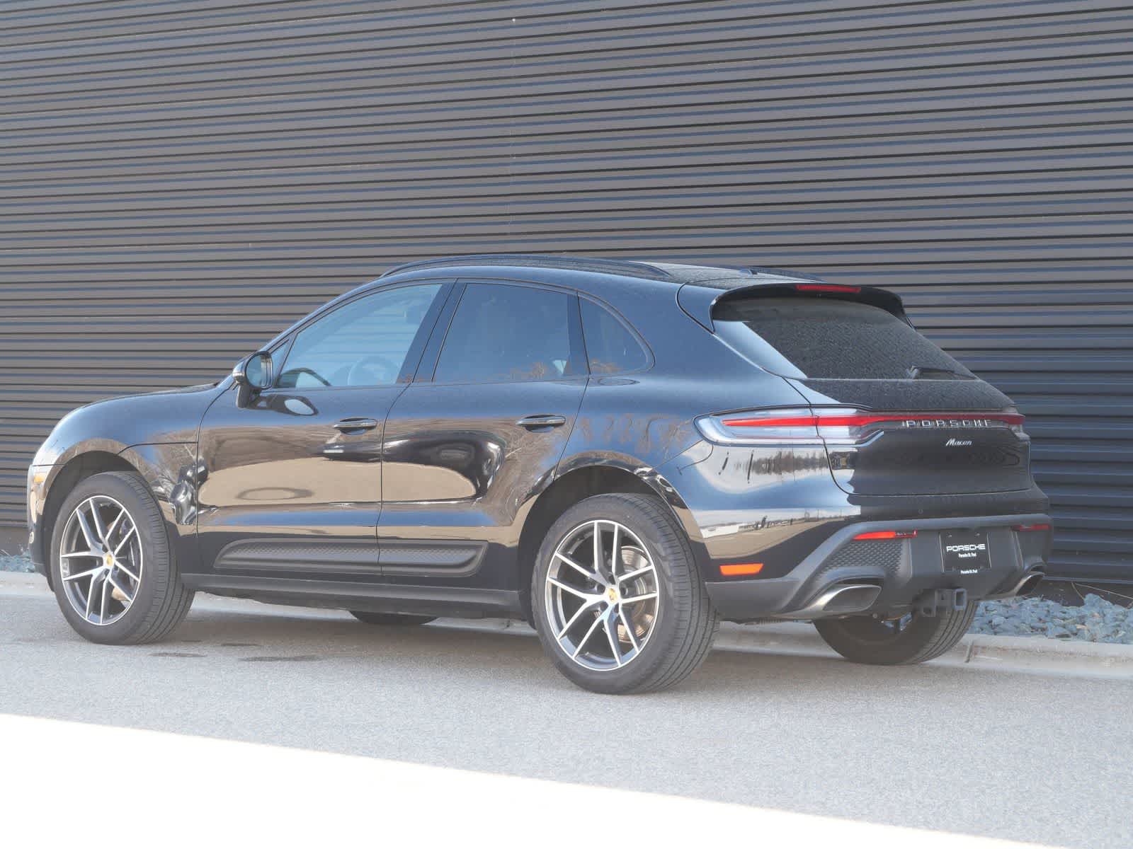 Thumbnail: 2025 Porsche Macan - 3