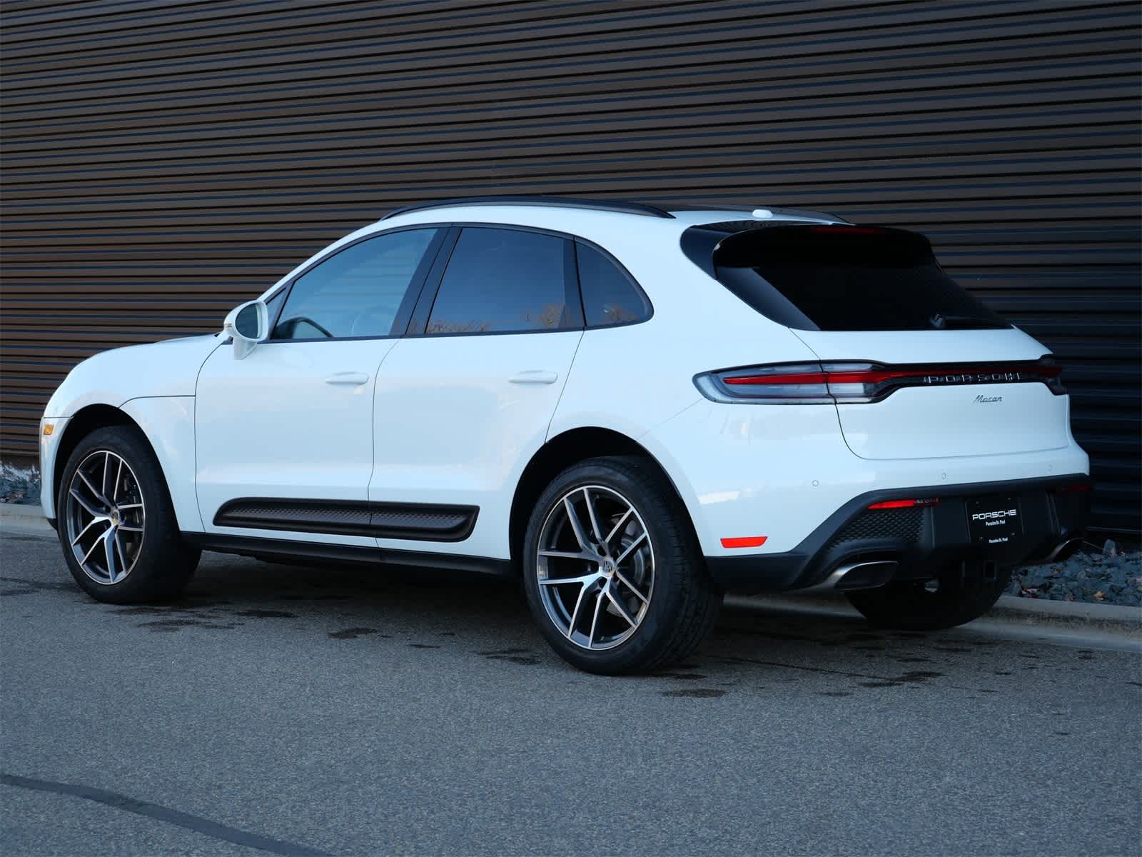 Thumbnail: 2025 Porsche Macan - 3
