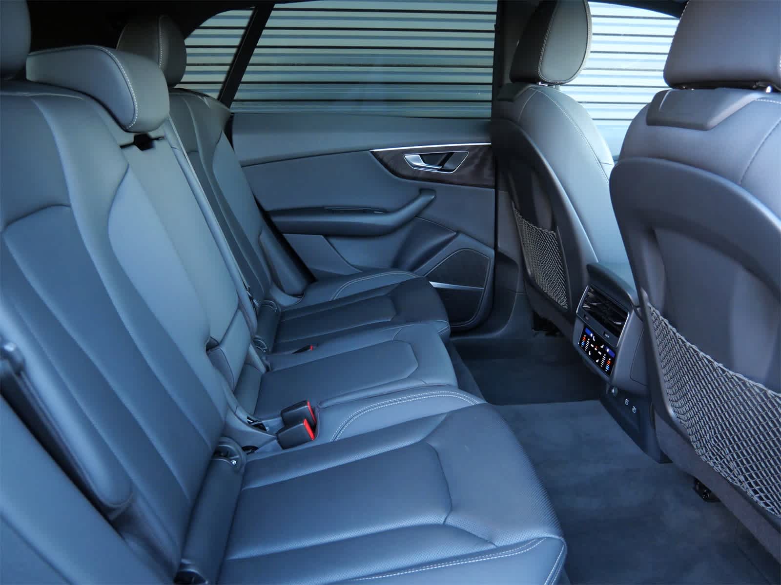 Thumbnail: 2021 Audi Q8 - 29