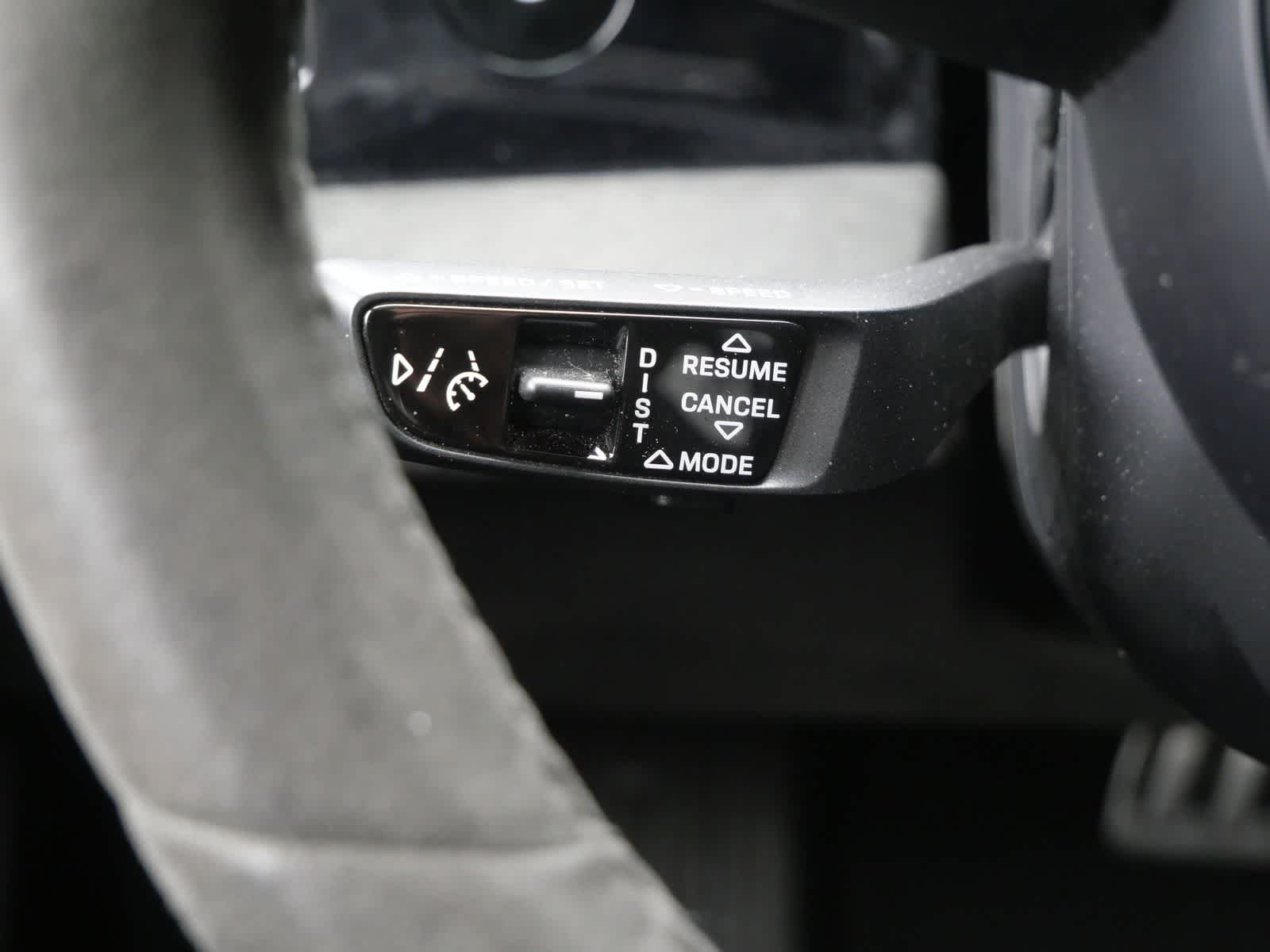 Thumbnail: 2022 Porsche Taycan - 25