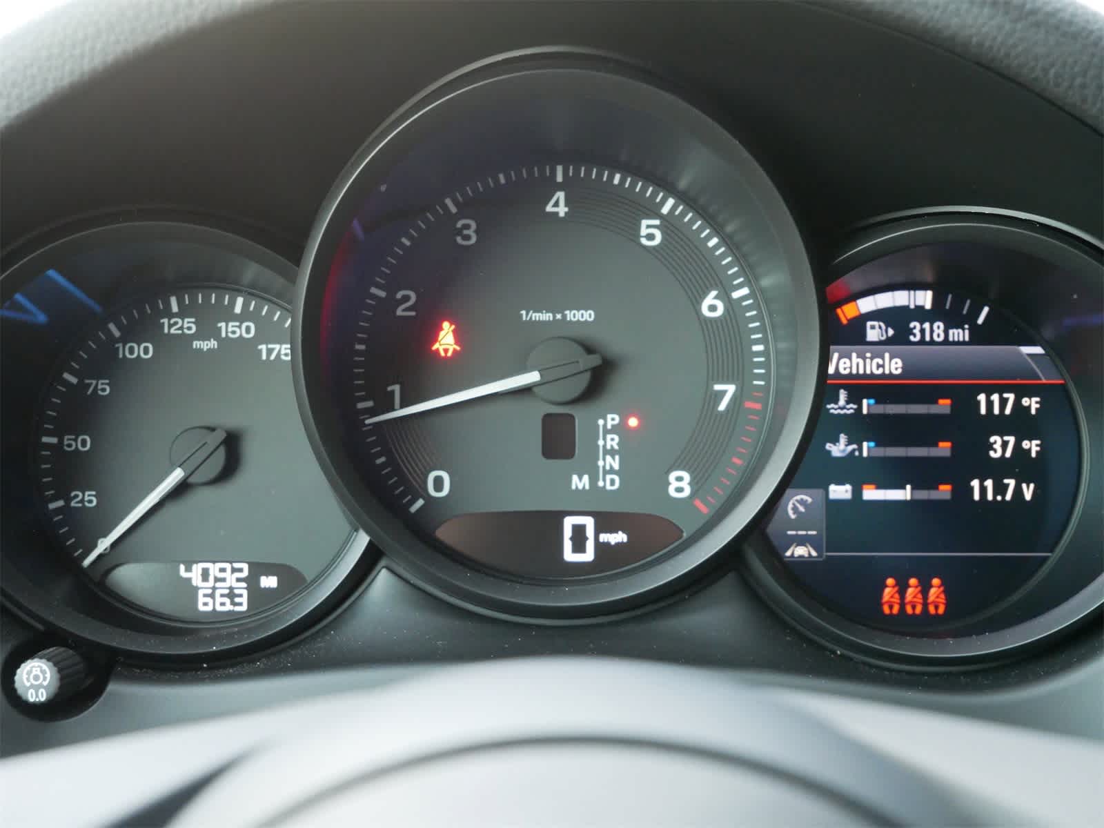 Thumbnail: 2025 Porsche Macan - 16