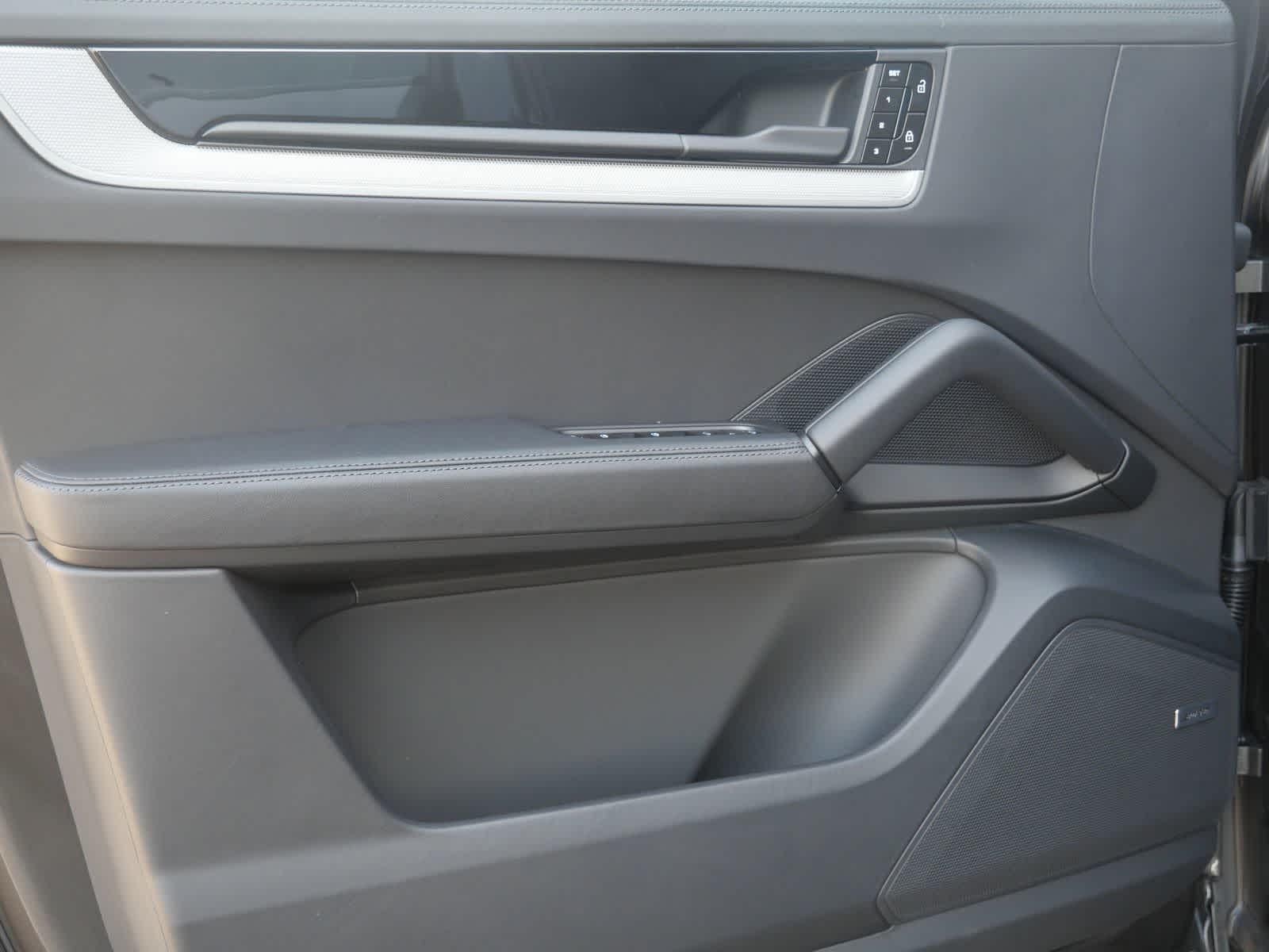 Thumbnail: 2026 Porsche Cayenne - 9