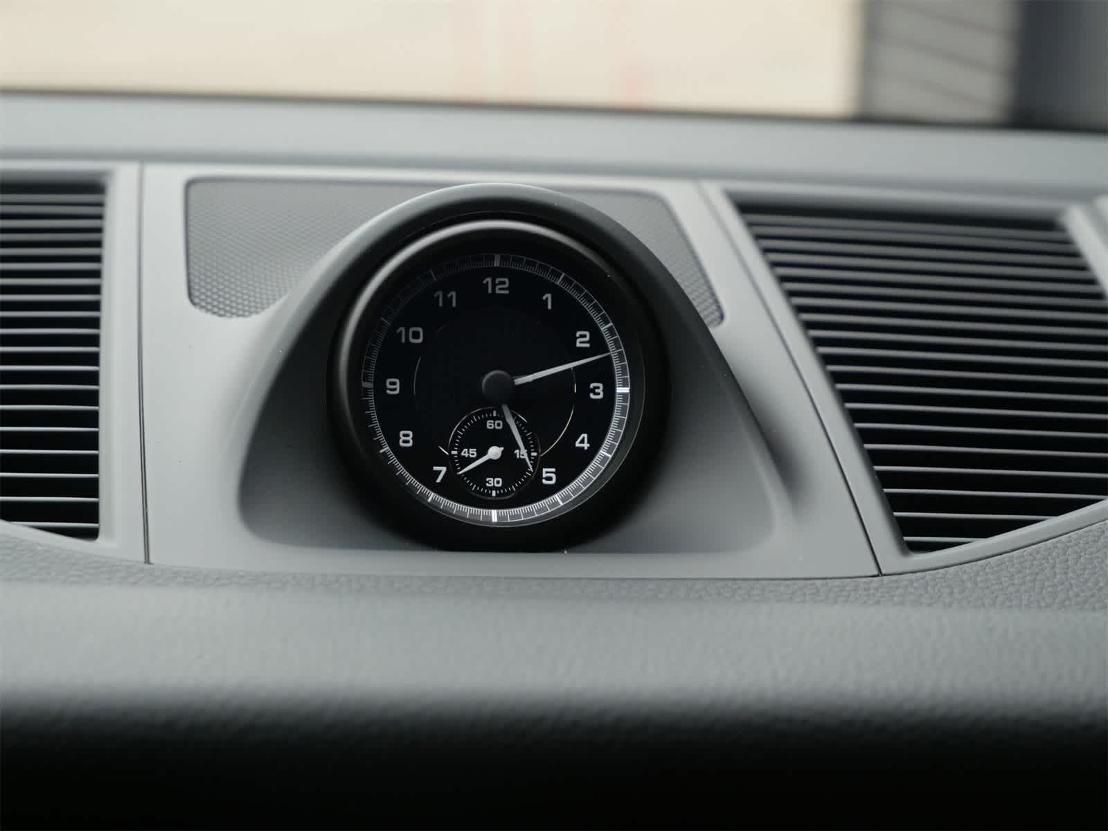 Thumbnail: 2026 Porsche Macan - 20