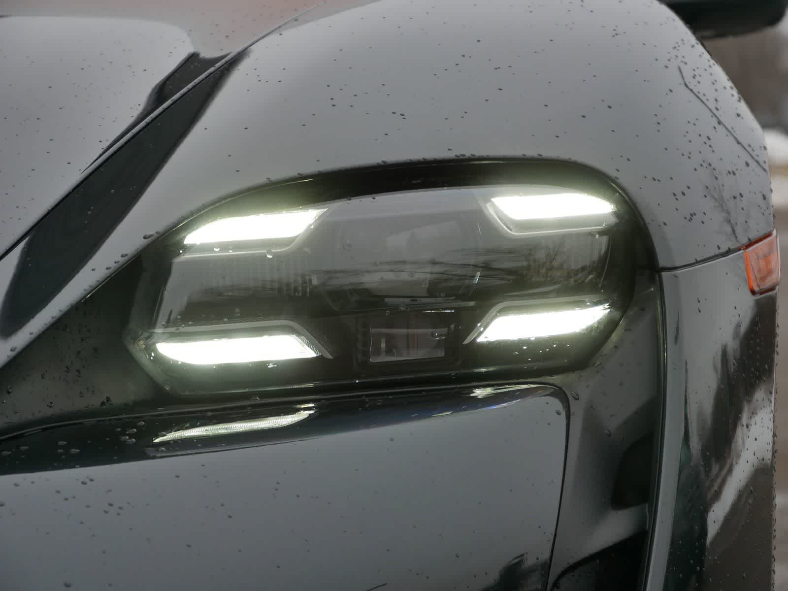 Thumbnail: 2021 Porsche Taycan - 6