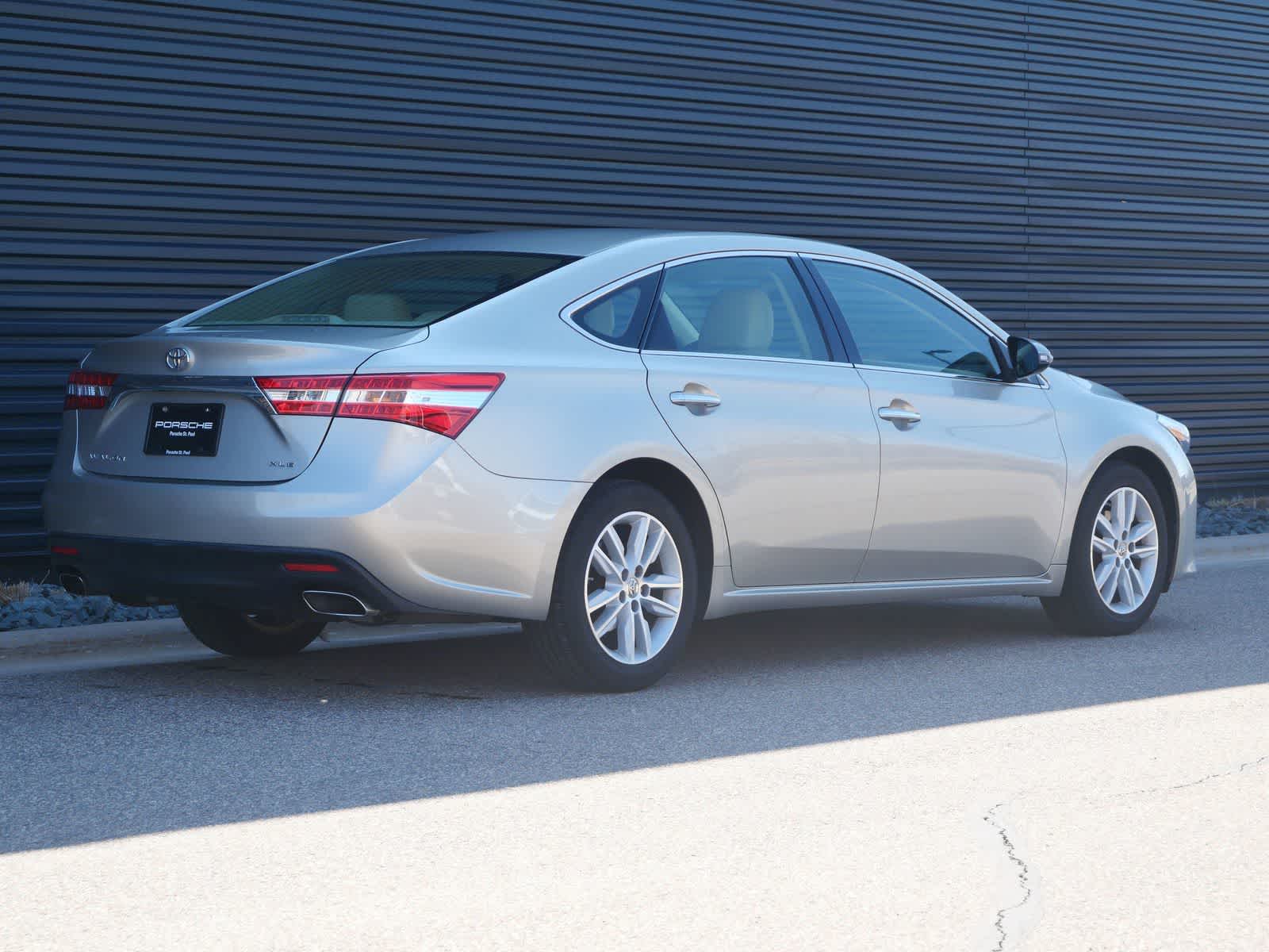 Thumbnail: 2013 Toyota Avalon - 25