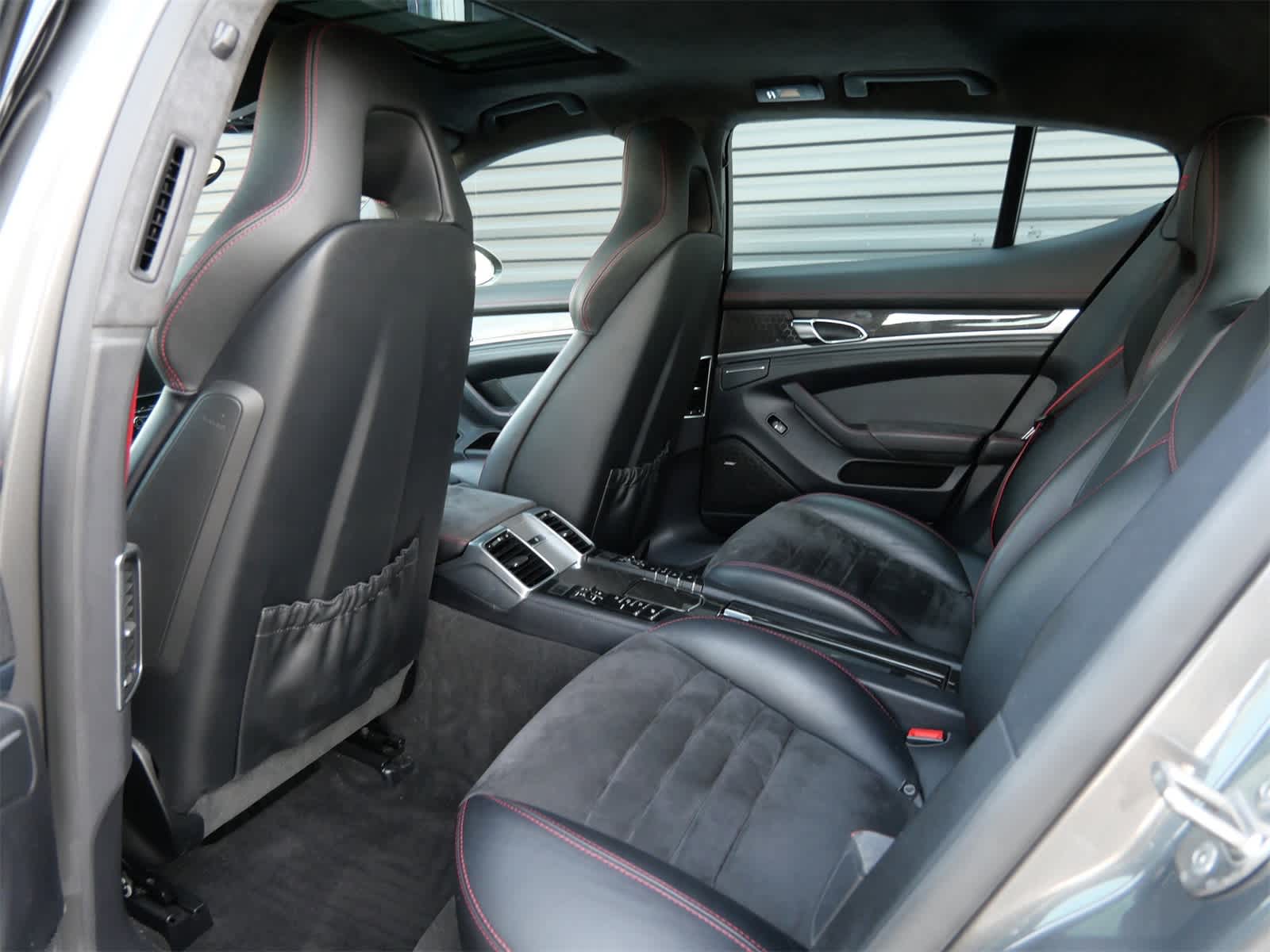 Thumbnail: 2016 Porsche Panamera - 11