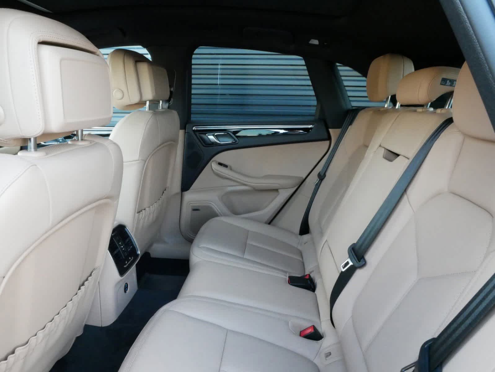 Thumbnail: 2025 Porsche Macan - 9