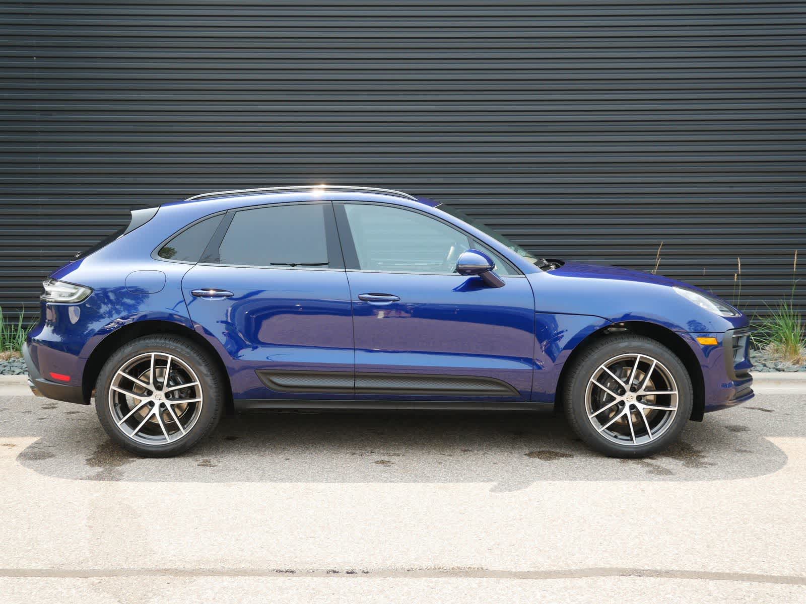 Thumbnail: 2025 Porsche Macan - 24