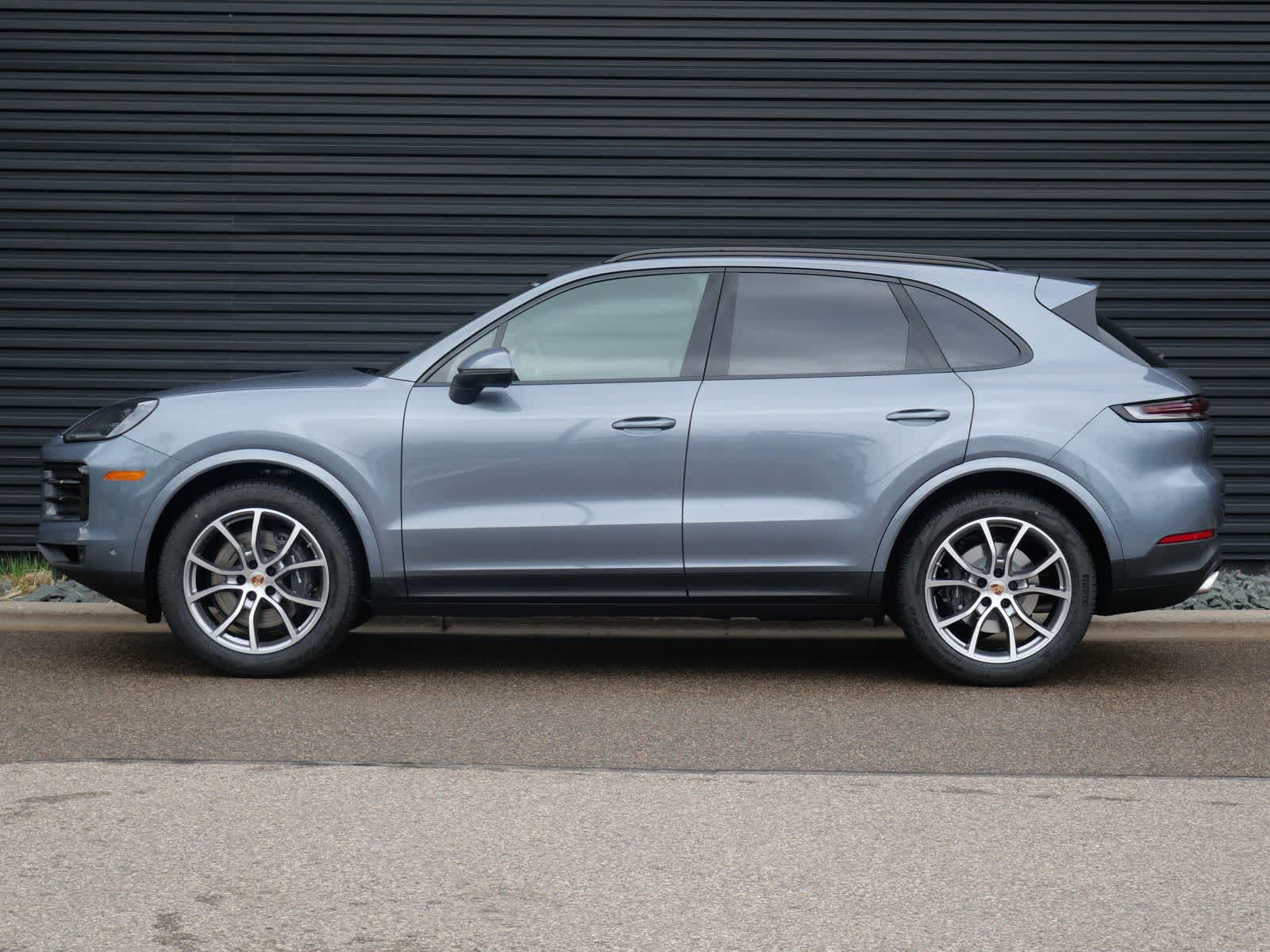 Thumbnail: 2026 Porsche Cayenne - 2