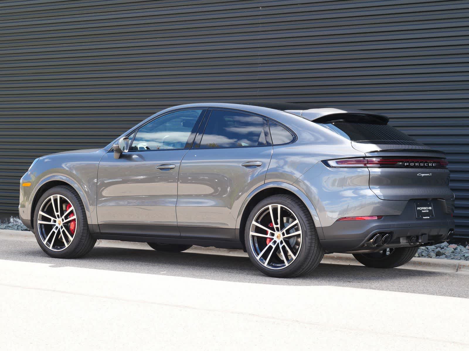 Thumbnail: 2026 Porsche Cayenne - 3