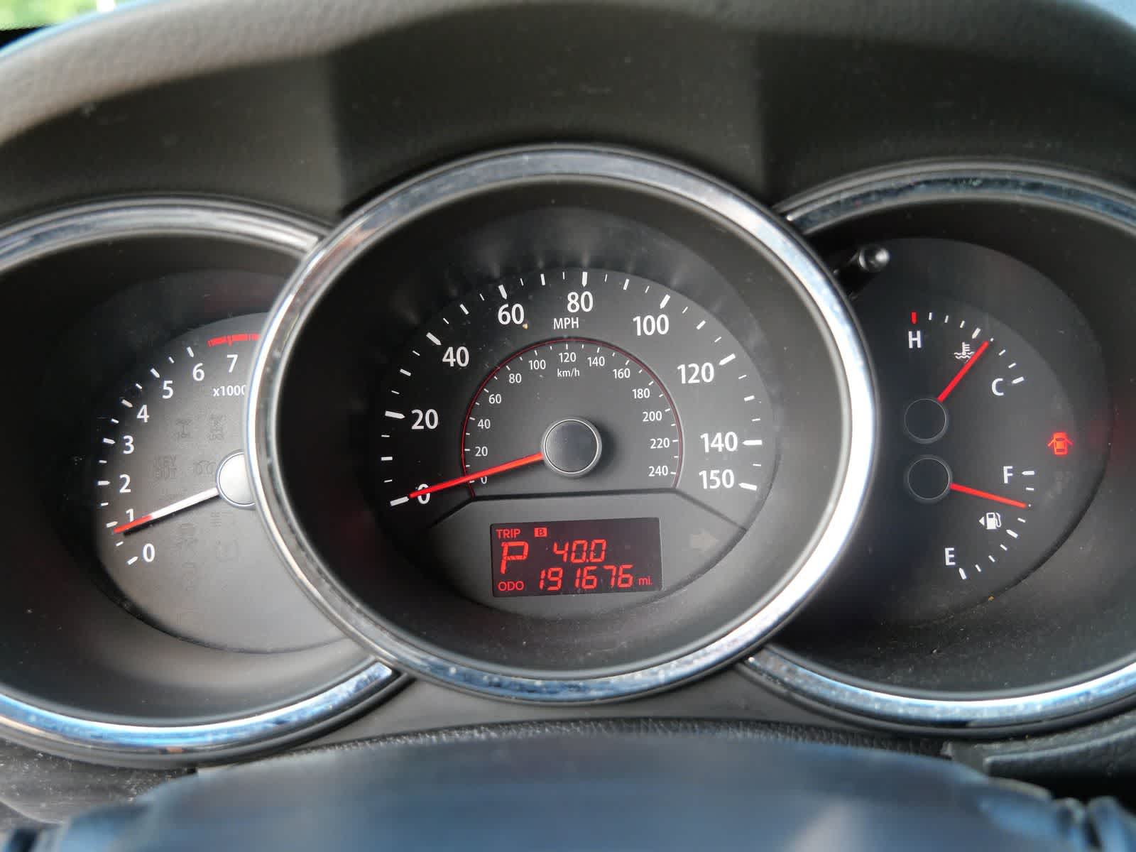 Thumbnail: 2012 Kia Sorento - 20