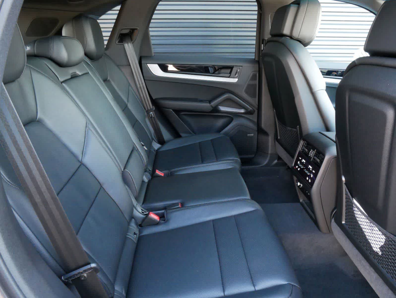 Thumbnail: 2025 Porsche Cayenne - 20