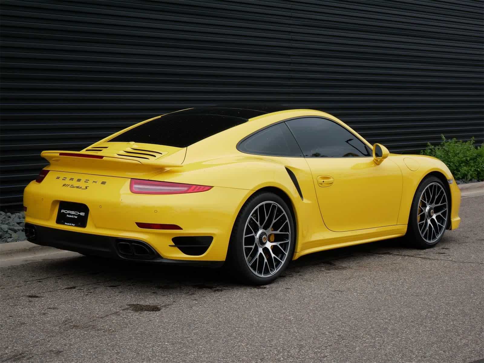 2015 Porsche 911 Turbo S 32