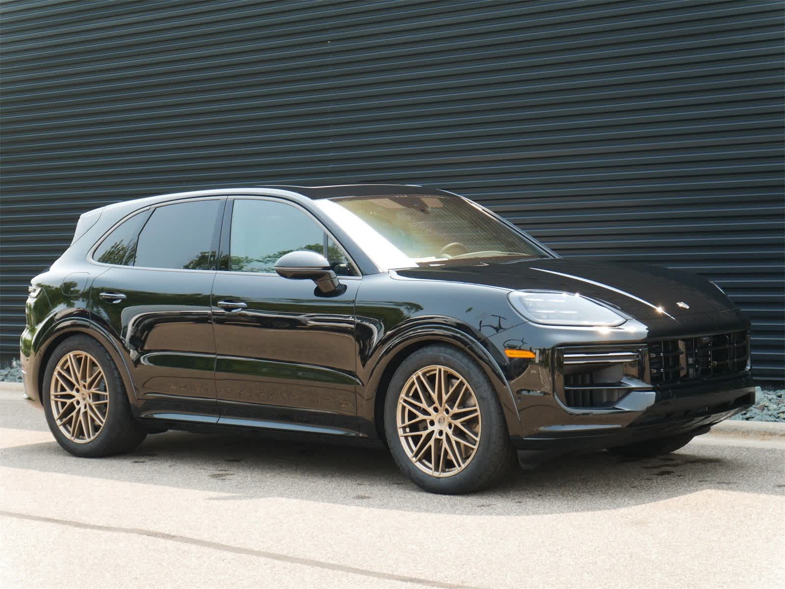 Thumbnail: 2025 Porsche Cayenne - 25