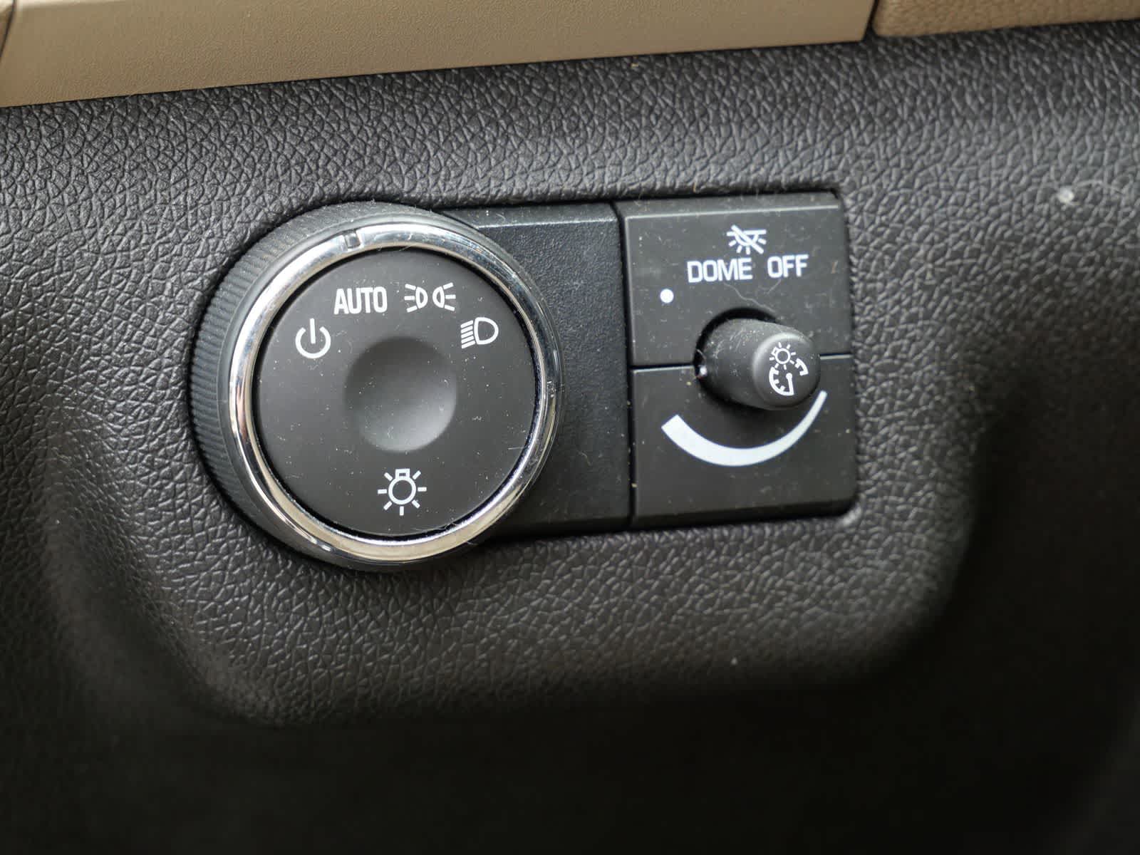 Thumbnail: 2011 Chevrolet Traverse - 14
