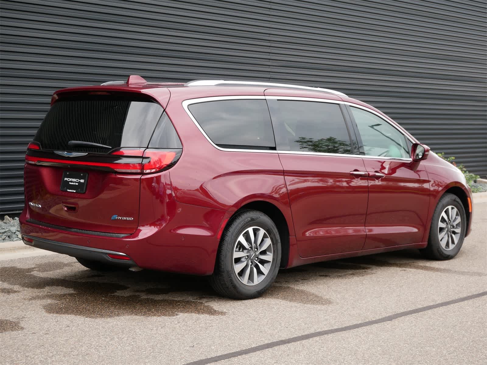 Thumbnail: 2021 Chrysler Pacifica - 13