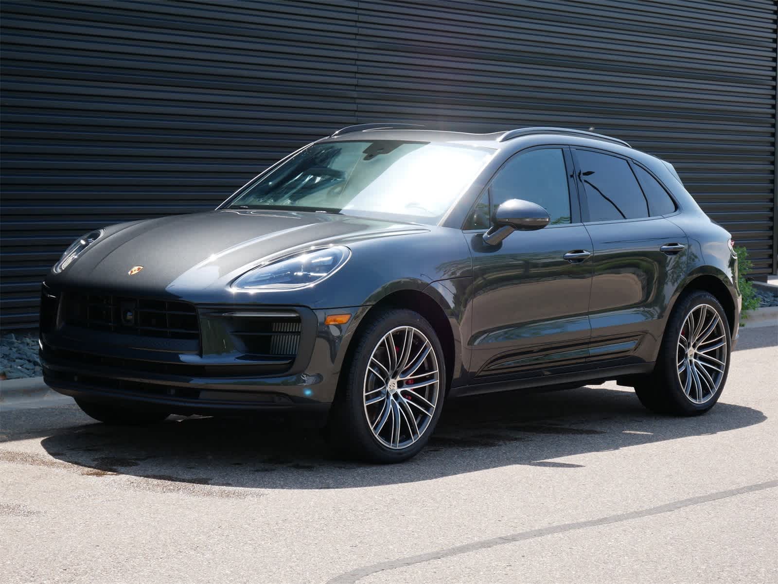 Thumbnail: 2025 Porsche Macan - 1