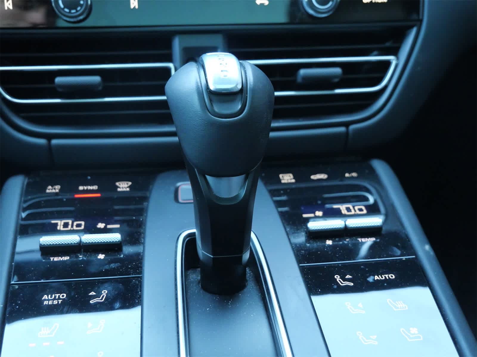 Thumbnail: 2024 Porsche Macan - 26