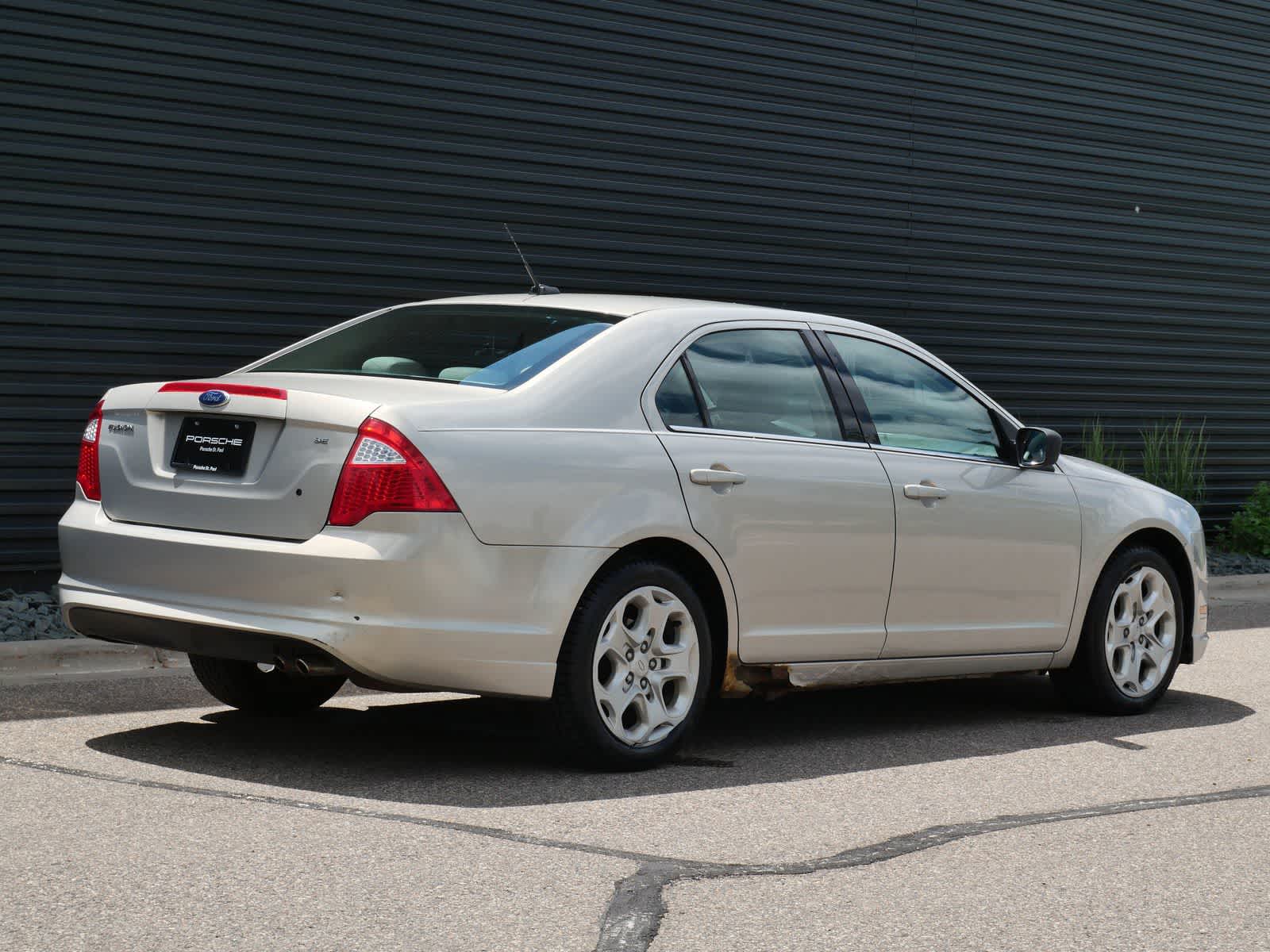 Thumbnail: 2010 Ford Fusion - 25