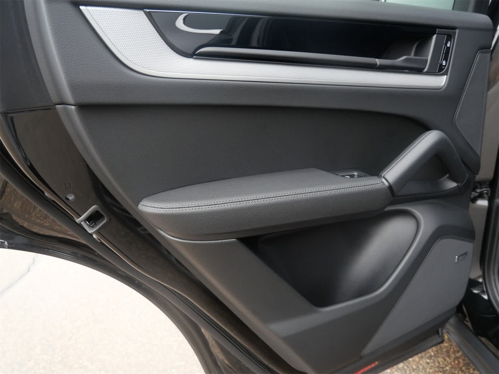 Thumbnail: 2025 Porsche Cayenne - 11