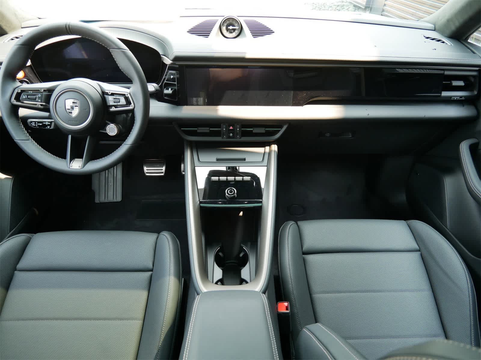 Thumbnail: 2025 Porsche Macan - 11
