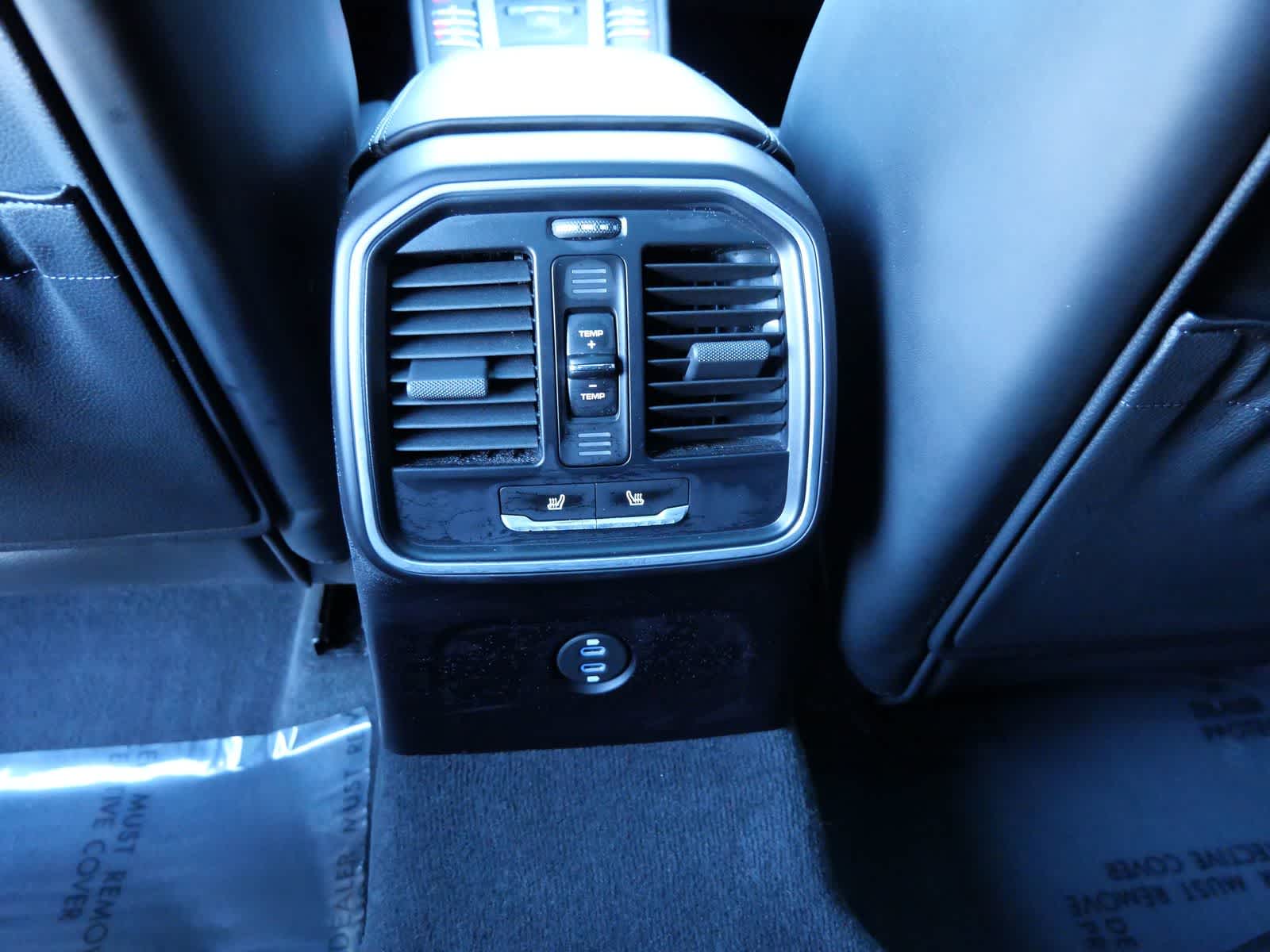 Thumbnail: 2021 Porsche Macan - 14