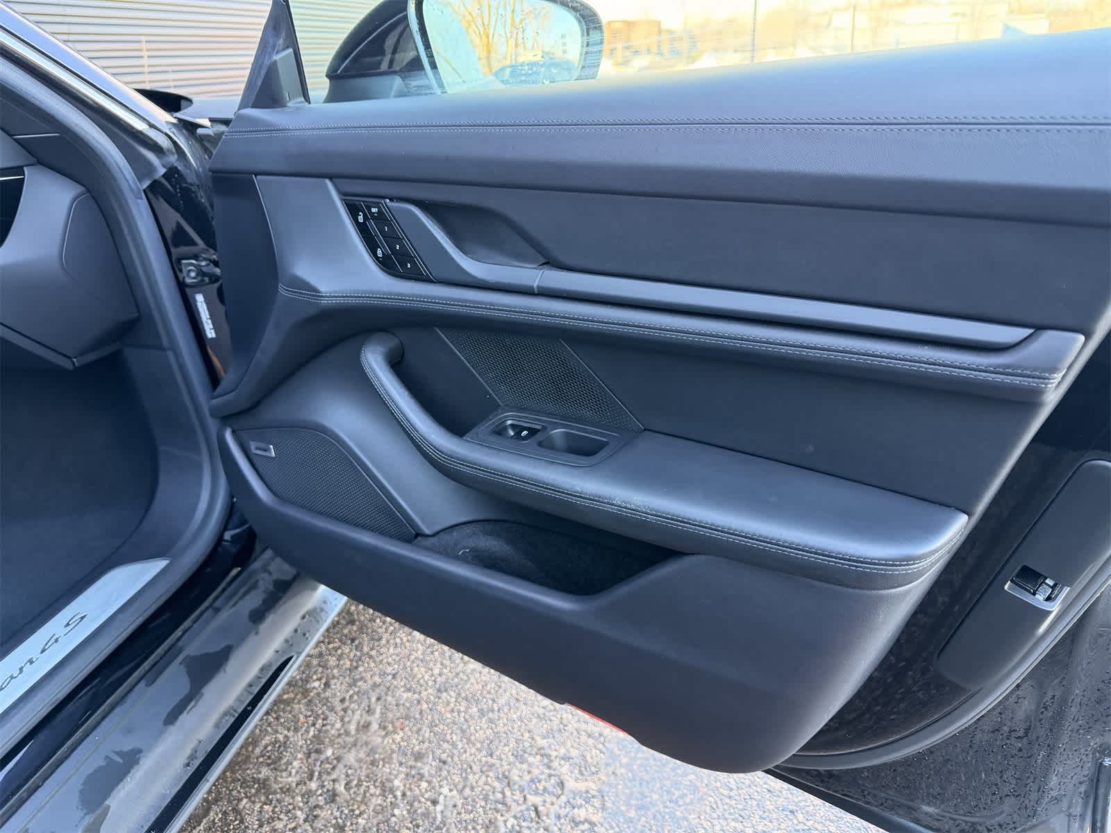 Thumbnail: 2021 Porsche Taycan - 24