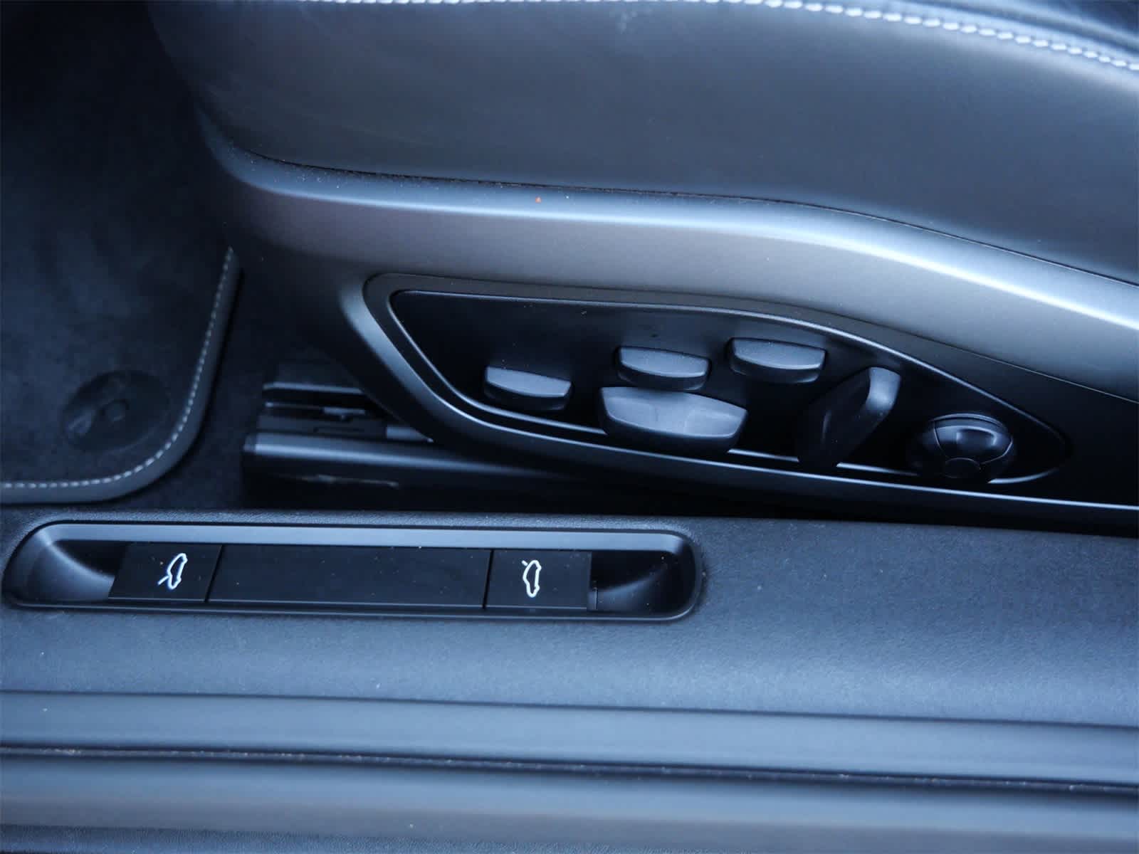 Thumbnail: 2022 Porsche 911 - 10