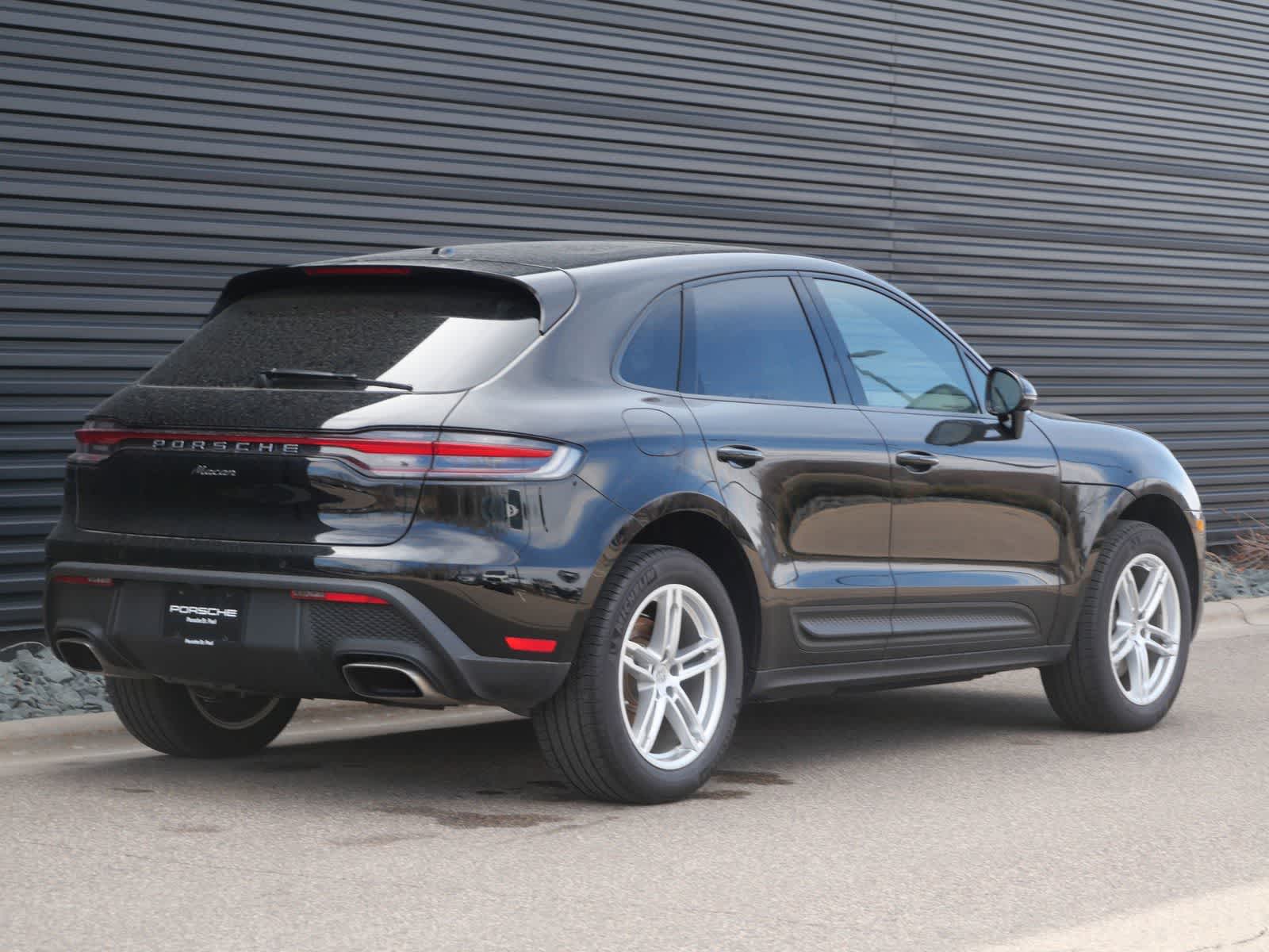 Thumbnail: 2025 Porsche Macan - 25