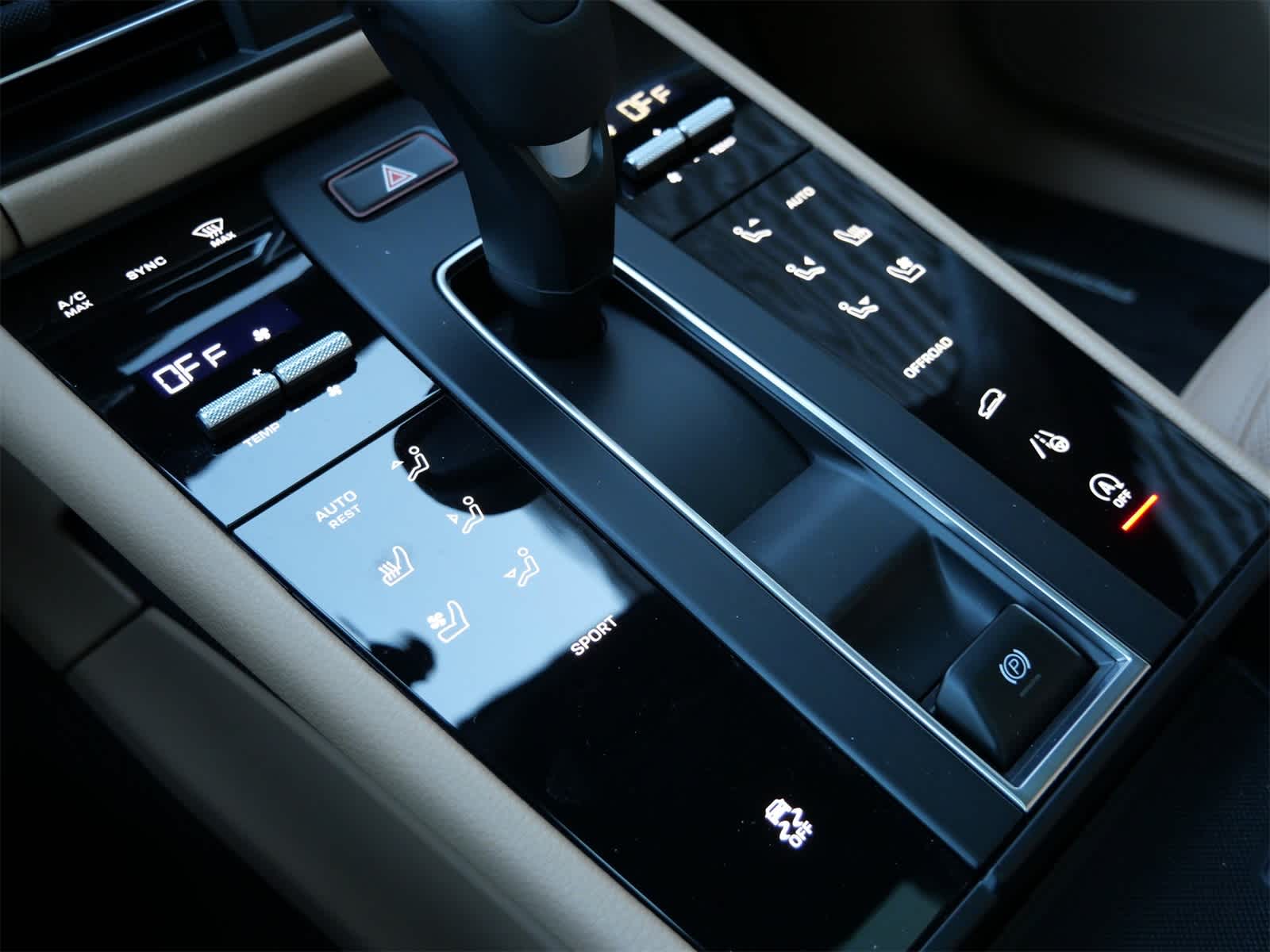 Thumbnail: 2025 Porsche Macan - 17