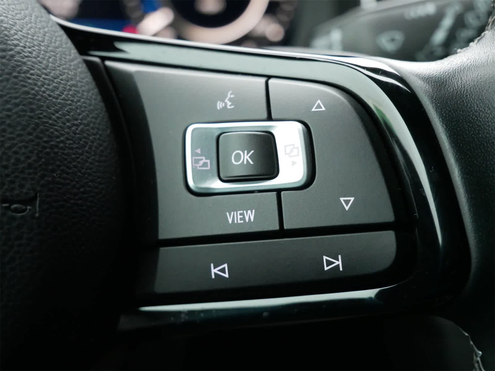 Thumbnail: 2019 Volkswagen Golf - 18