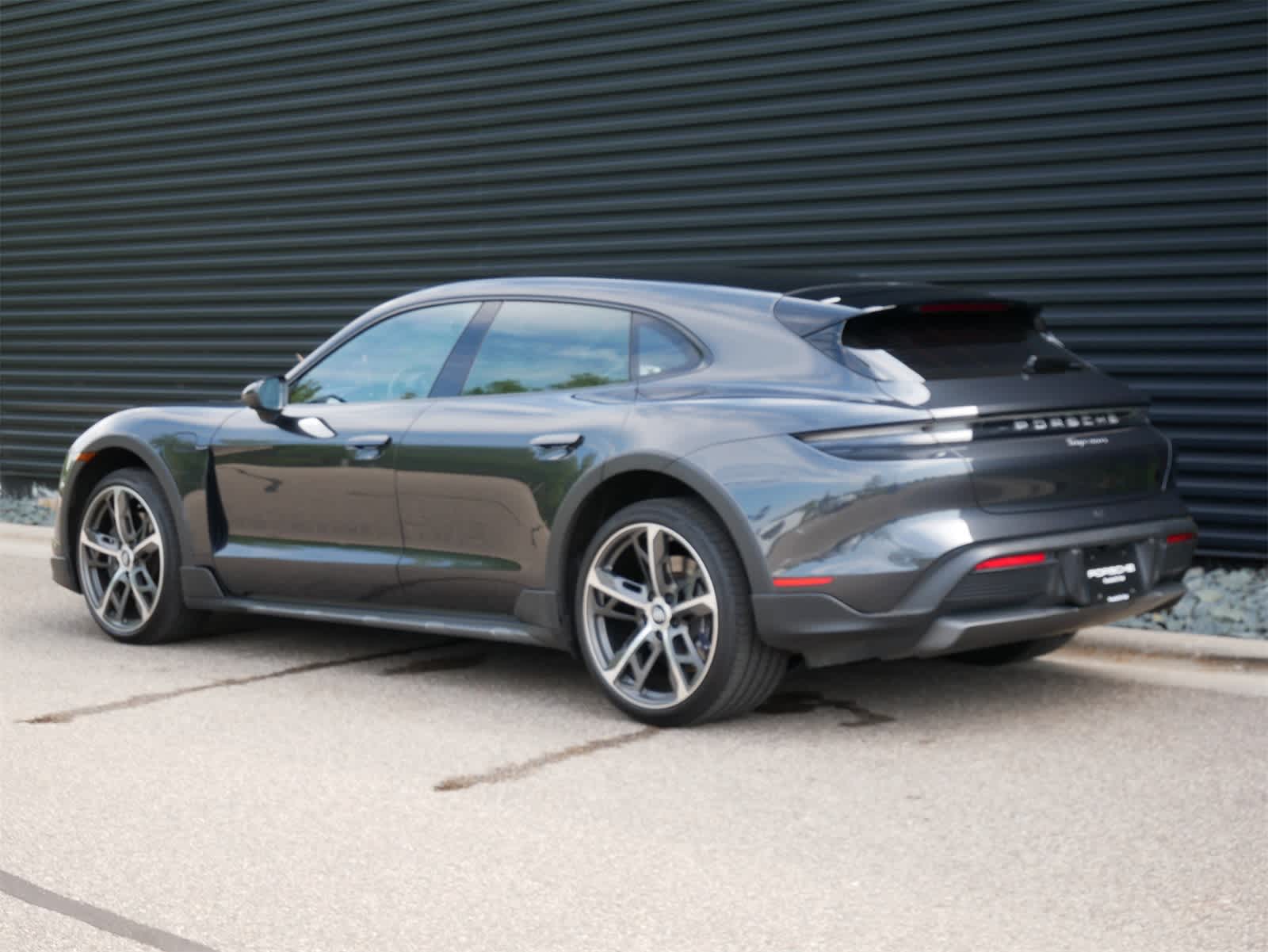 Thumbnail: 2021 Porsche Taycan - 3