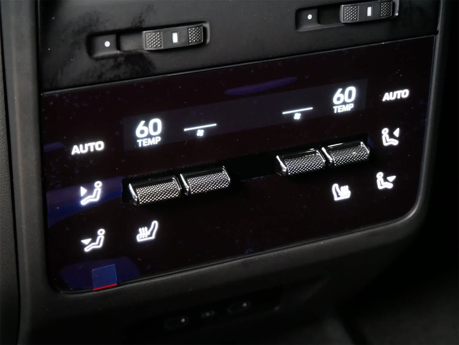 Thumbnail: 2025 Porsche Macan - 10