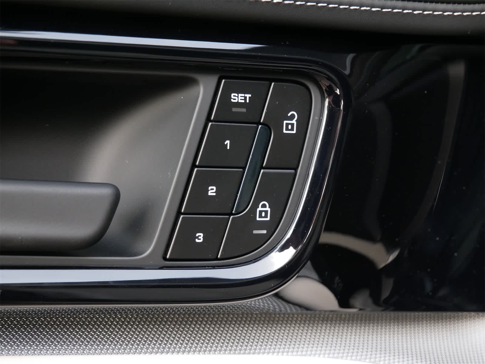 Thumbnail: 2025 Porsche Panamera - 12