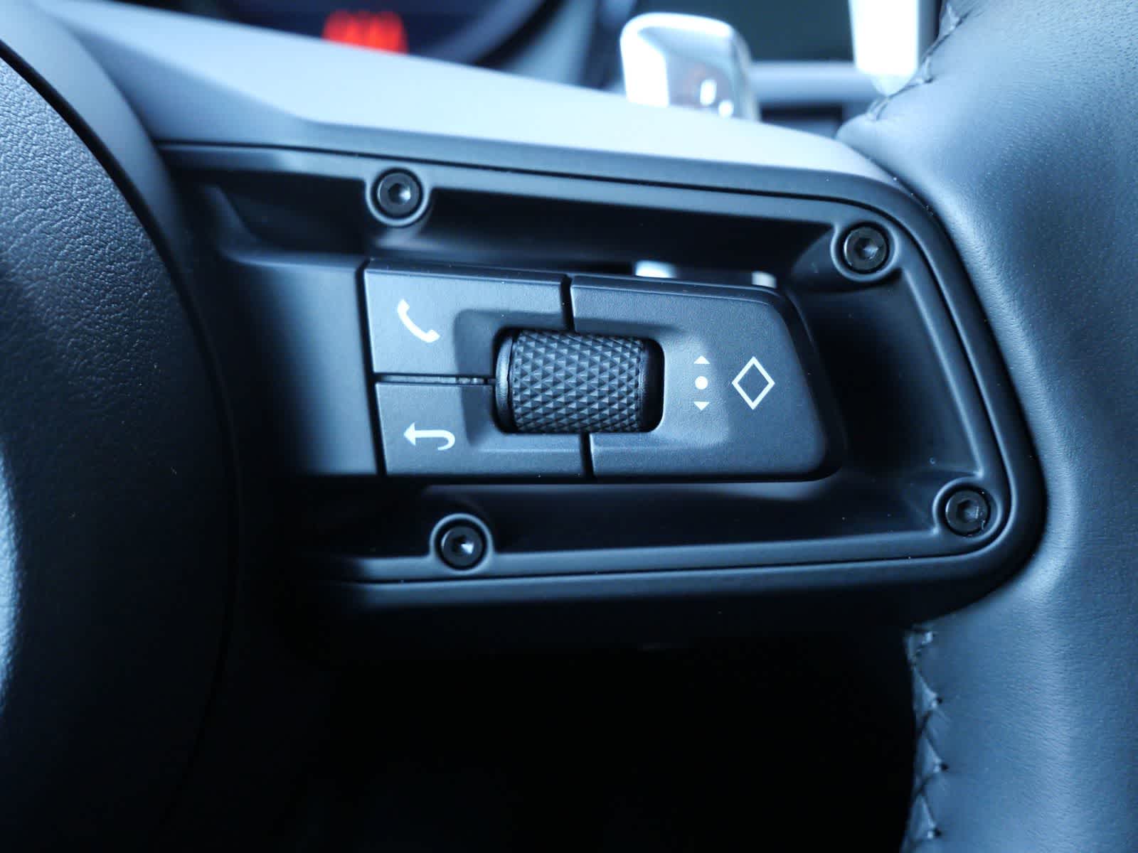 Thumbnail: 2026 Porsche Macan - 23