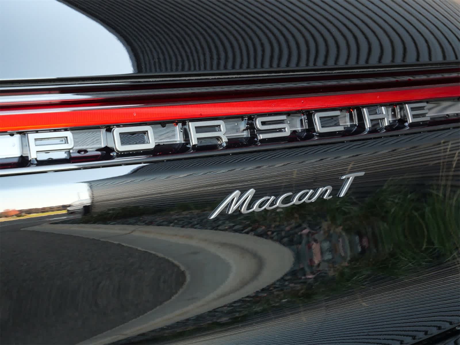 Thumbnail: 2026 Porsche Macan - 23