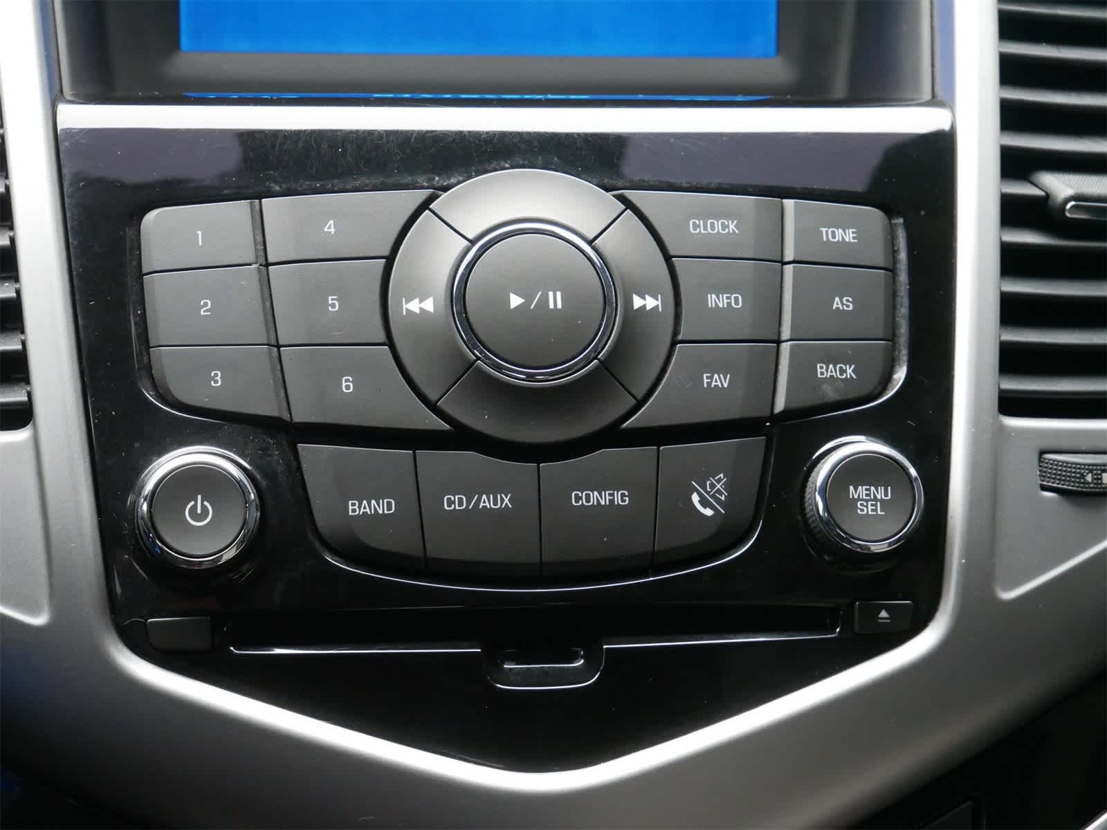 Thumbnail: 2015 Chevrolet Cruze - 21